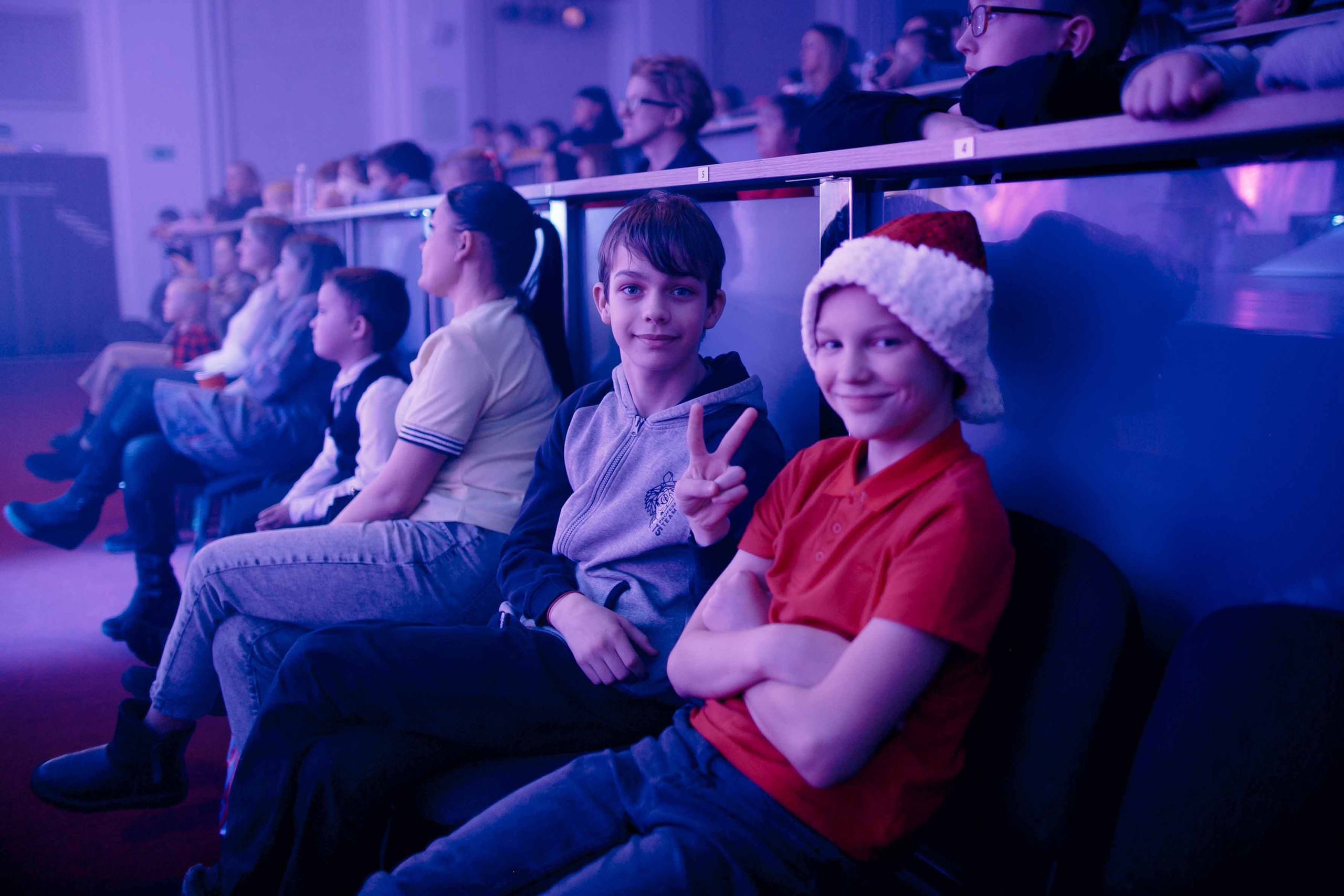 Елка в «Казармах» ТЮЗ. Ваш репортажный фотограф Артемий Антонов