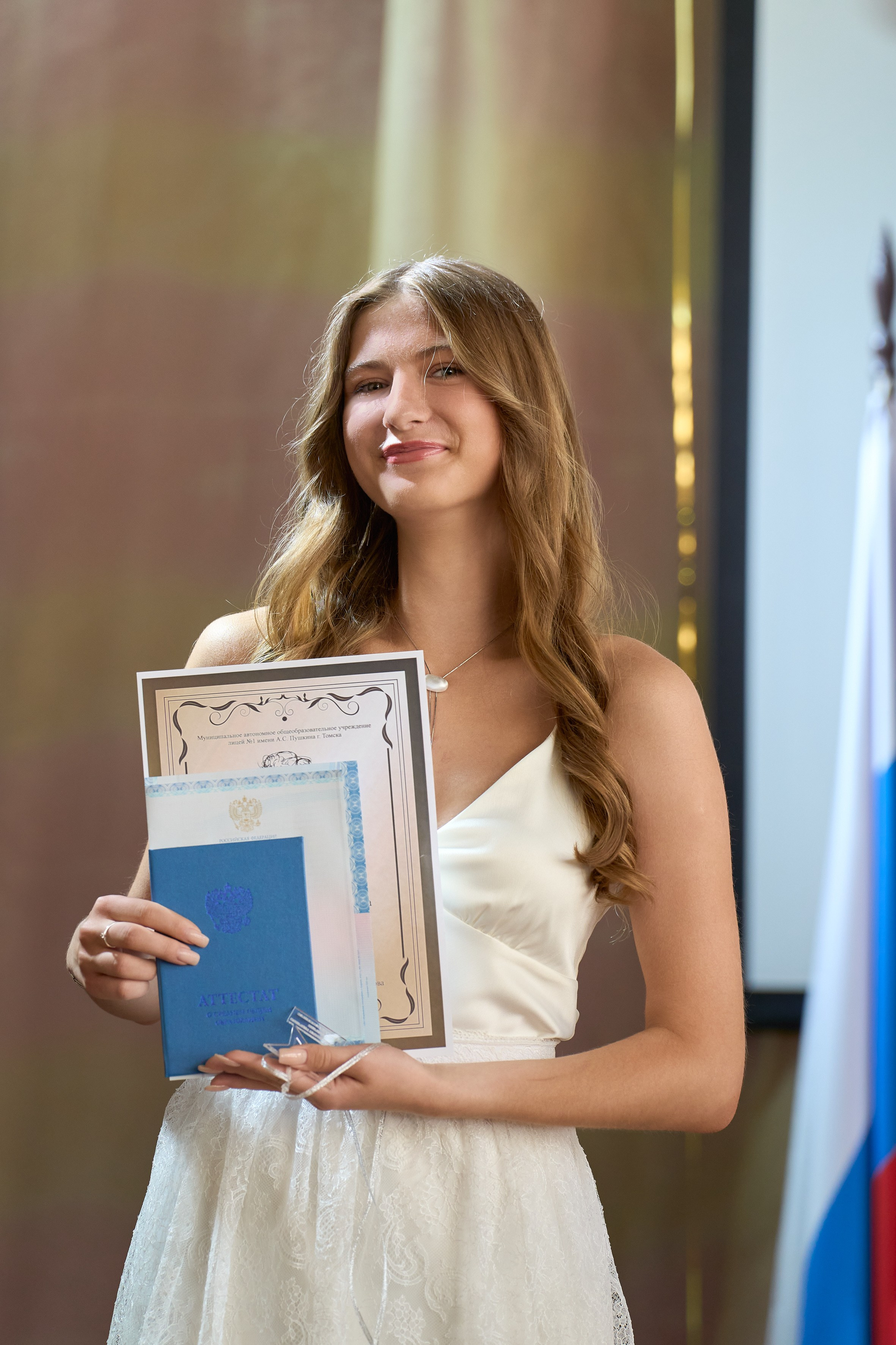 Вручение аттестатов 11 класс. Репортажный и портретный фотограф в Томске Ларионов Артём