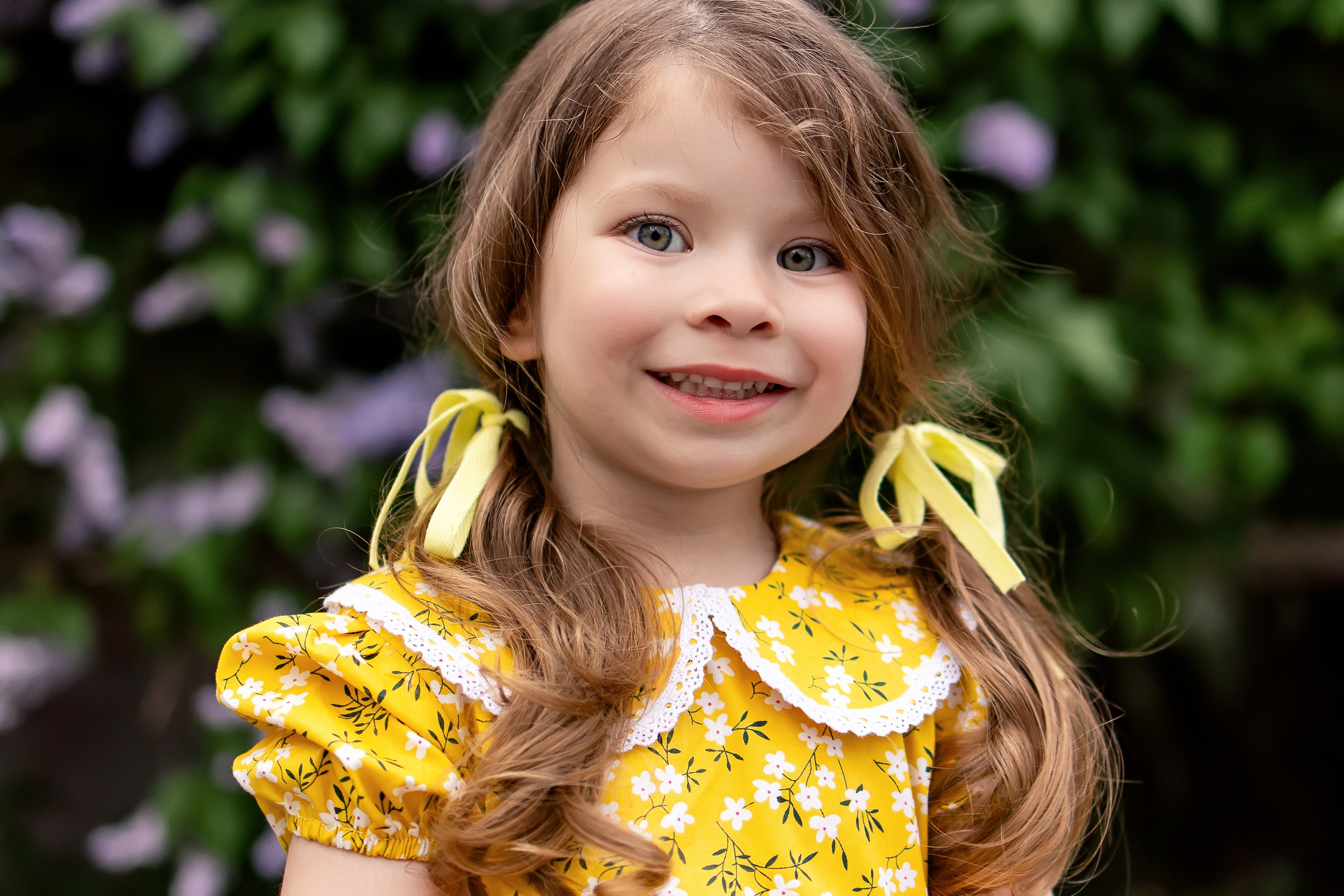 Анюта в сирени. Семейный и детский фотограф Оля в Тюмени