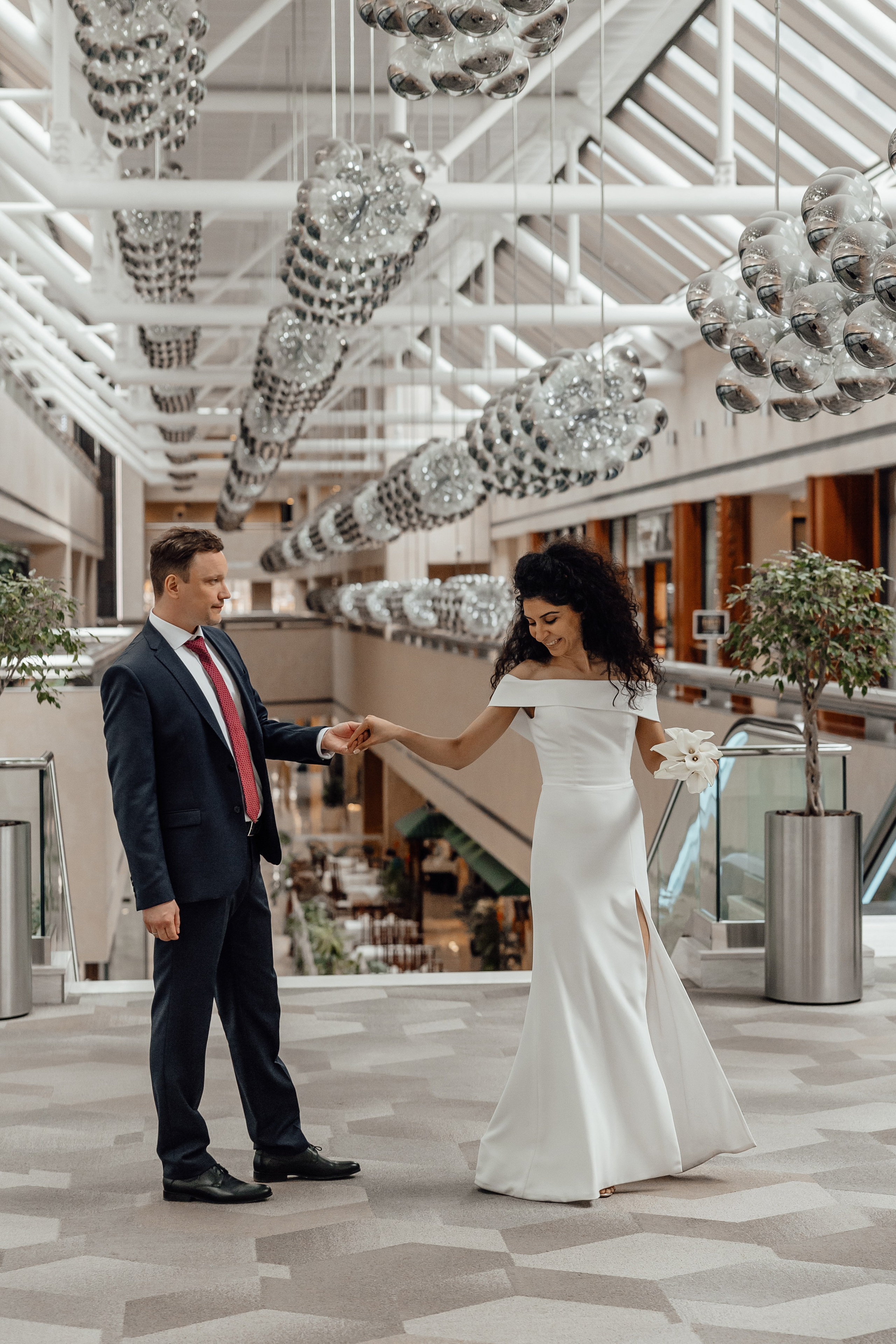 свадебная фотосессия в отеле garden plaza moscow WTC