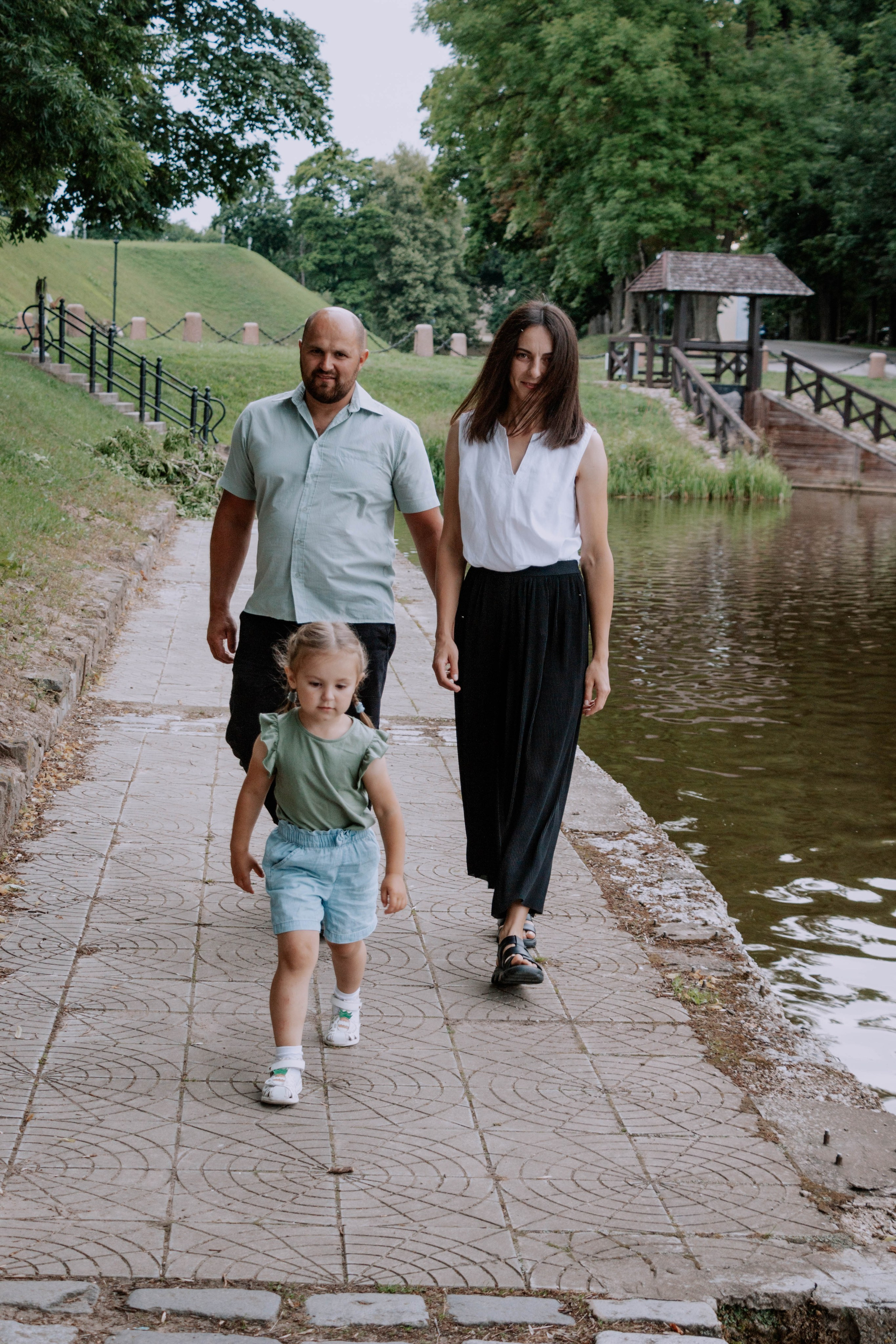 Алексей, Римма, Аннушка и Полина. Бережно сохраняю ваши чувства и истории на своих фотографиях