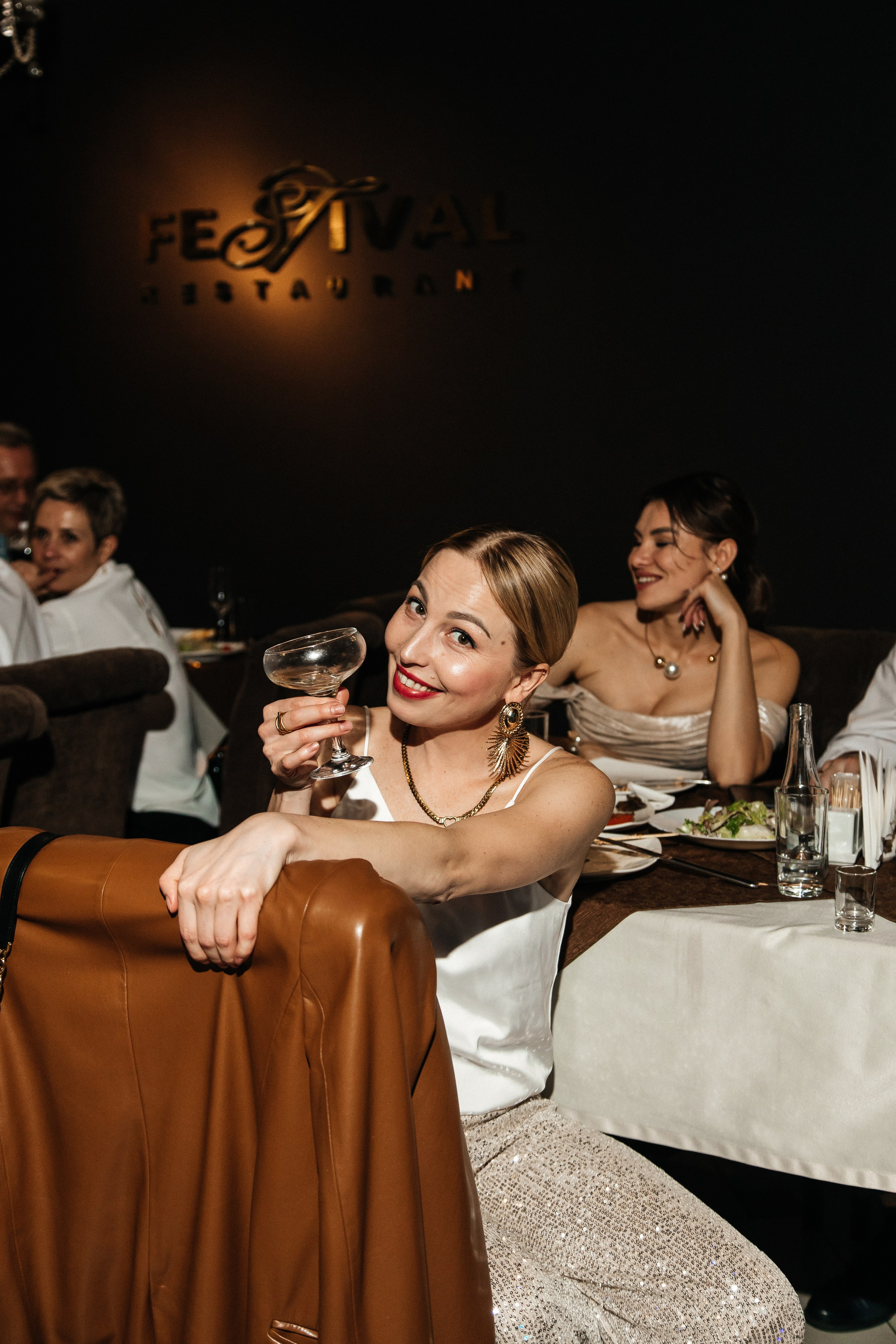 Любовный фестиваль. Артём Бачурин — свадебный фотограф Воронеж