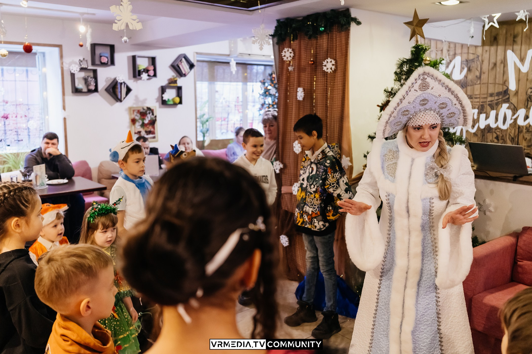 Новогодний вечер в кафе «КАмпот»