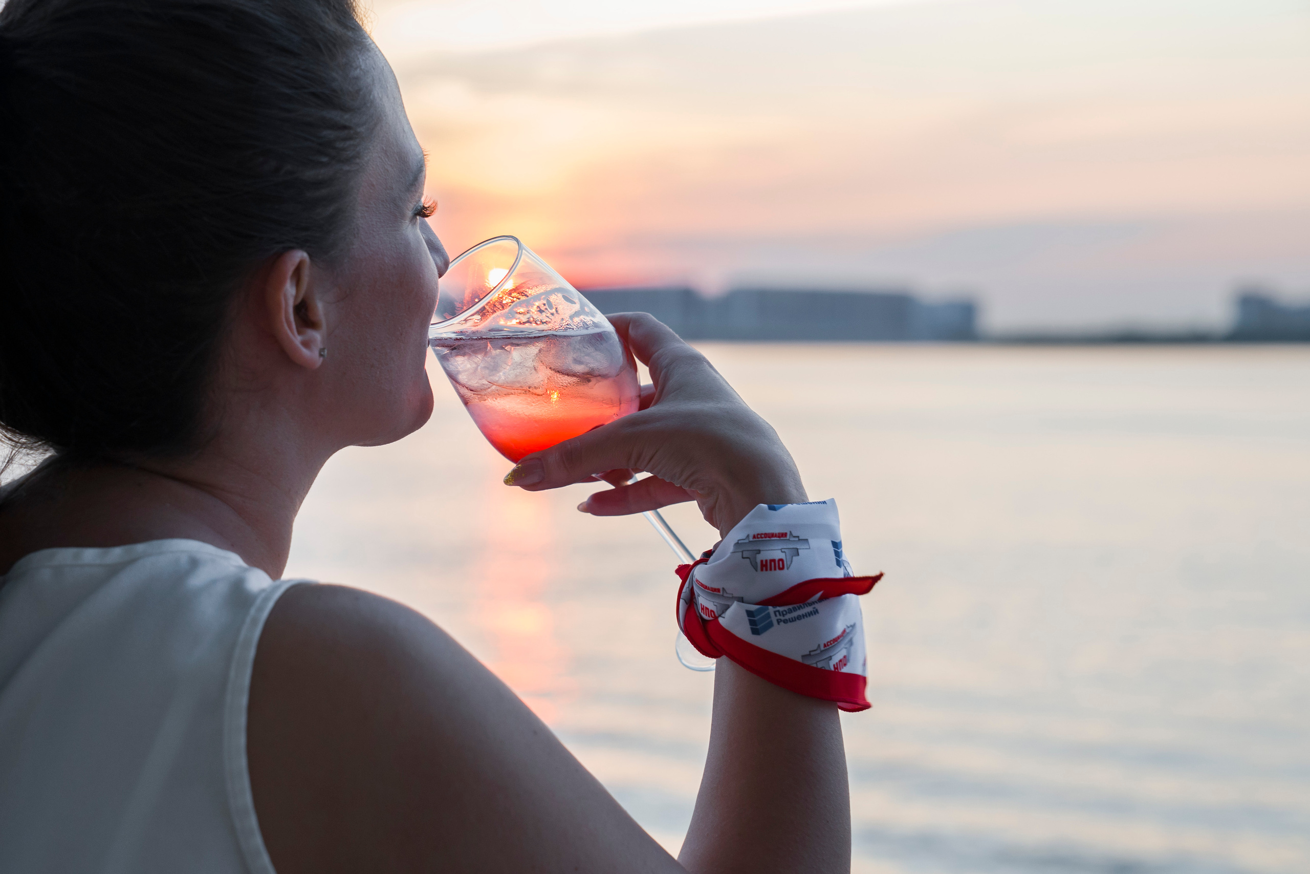 Корпоратив НПО на теплоходе. Фотограф в Санкт-Петербурге. Репортажная и все съёмки для бизнеса