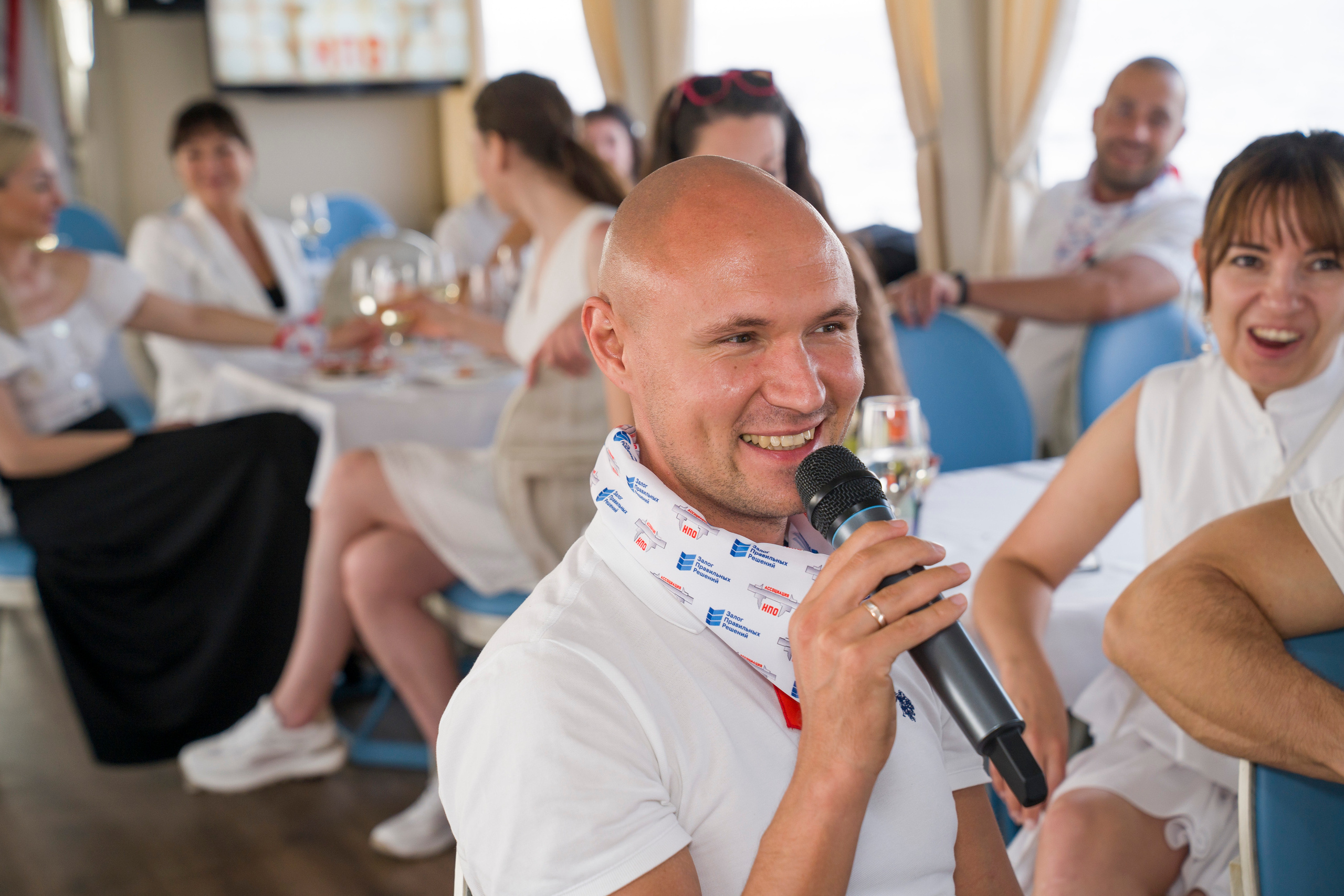 Корпоратив НПО на теплоходе. Фотограф в Санкт-Петербурге. Репортажная и все съёмки для бизнеса