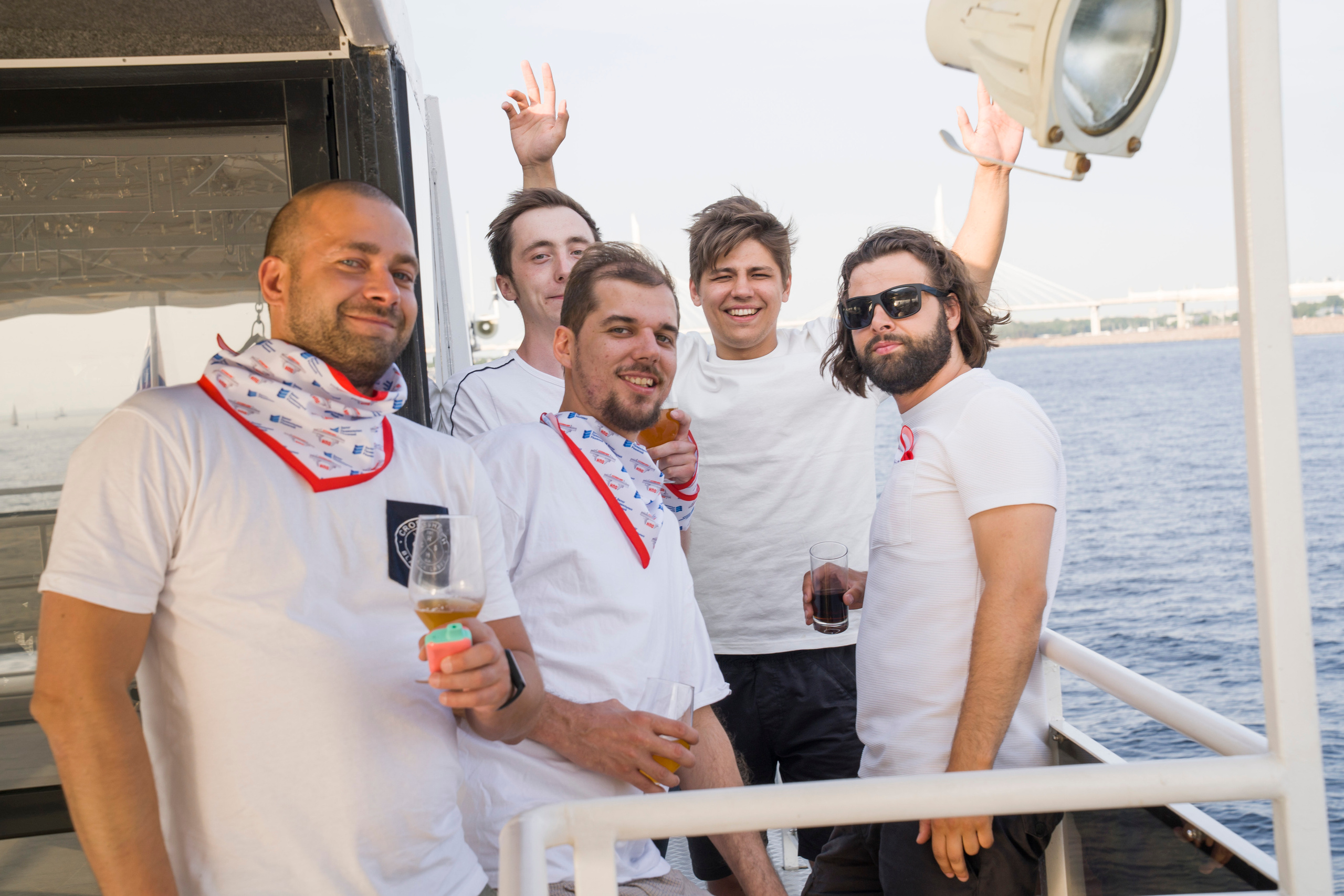 Корпоратив НПО на теплоходе. Фотограф в Санкт-Петербурге. Репортажная и все съёмки для бизнеса