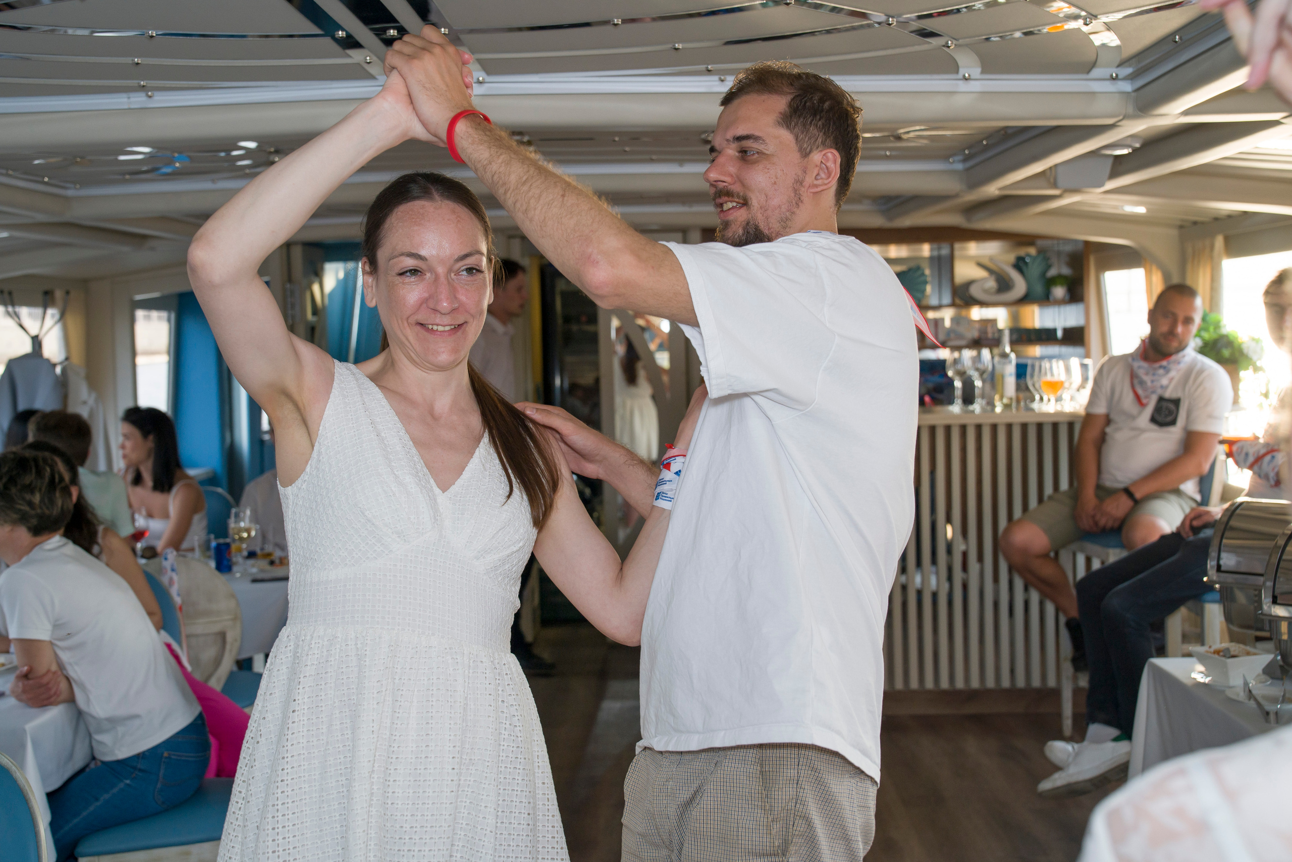 Корпоратив НПО на теплоходе. Фотограф в Санкт-Петербурге. Репортажная и все съёмки для бизнеса