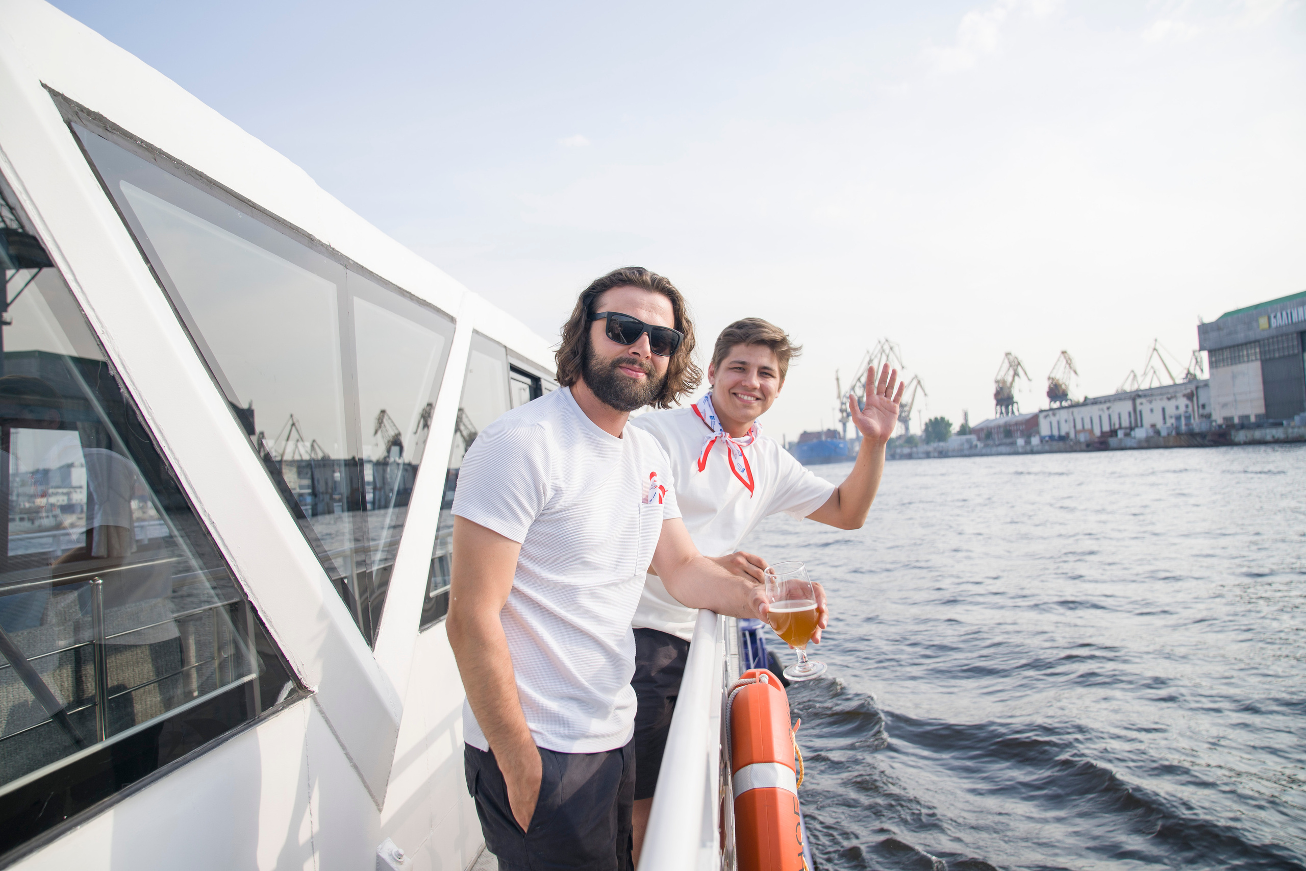 Корпоратив НПО на теплоходе. Фотограф в Санкт-Петербурге. Репортажная и все съёмки для бизнеса