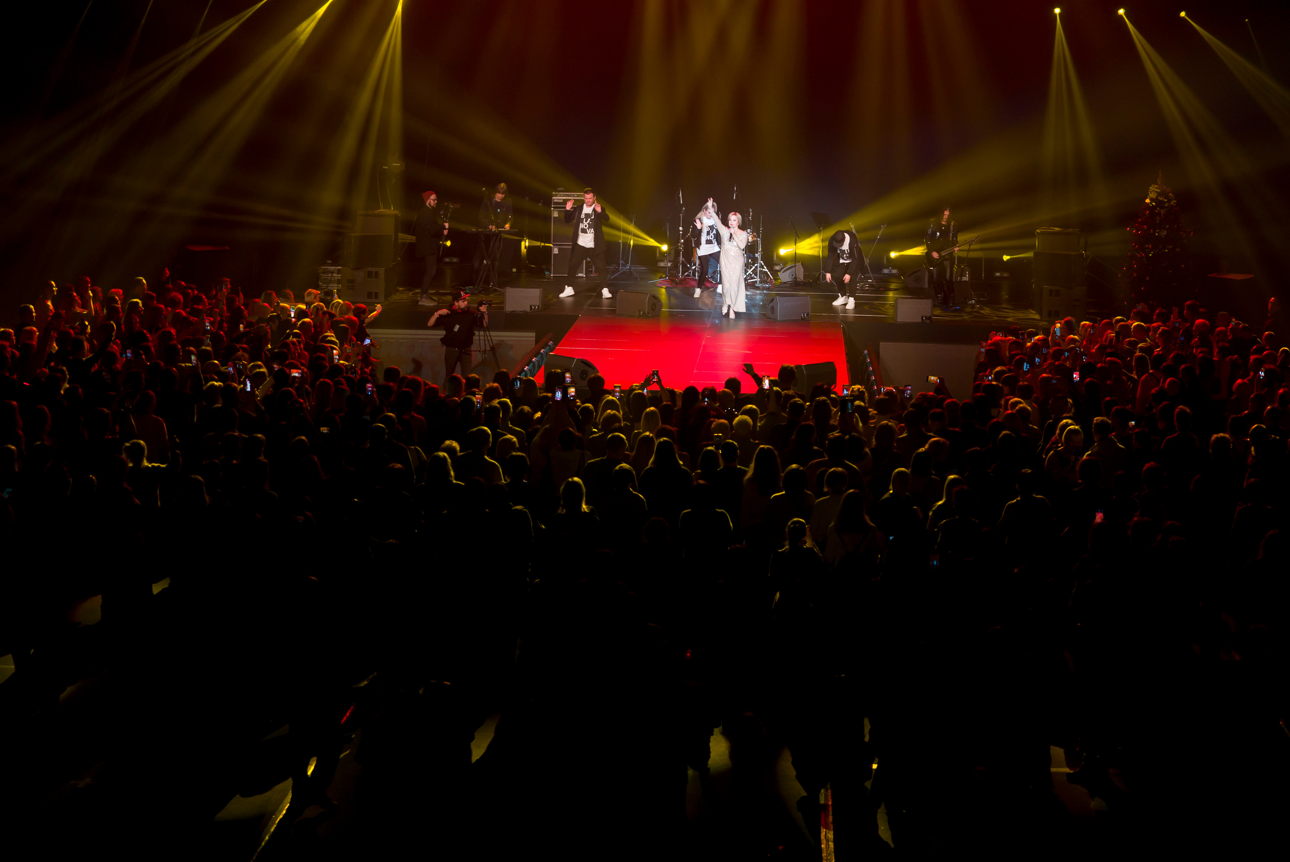 Концерт Булановой и Корнелюка для клиентов «Ленремонта». Фотограф в Санкт-Петербурге. Репортажная и все съёмки для бизнеса