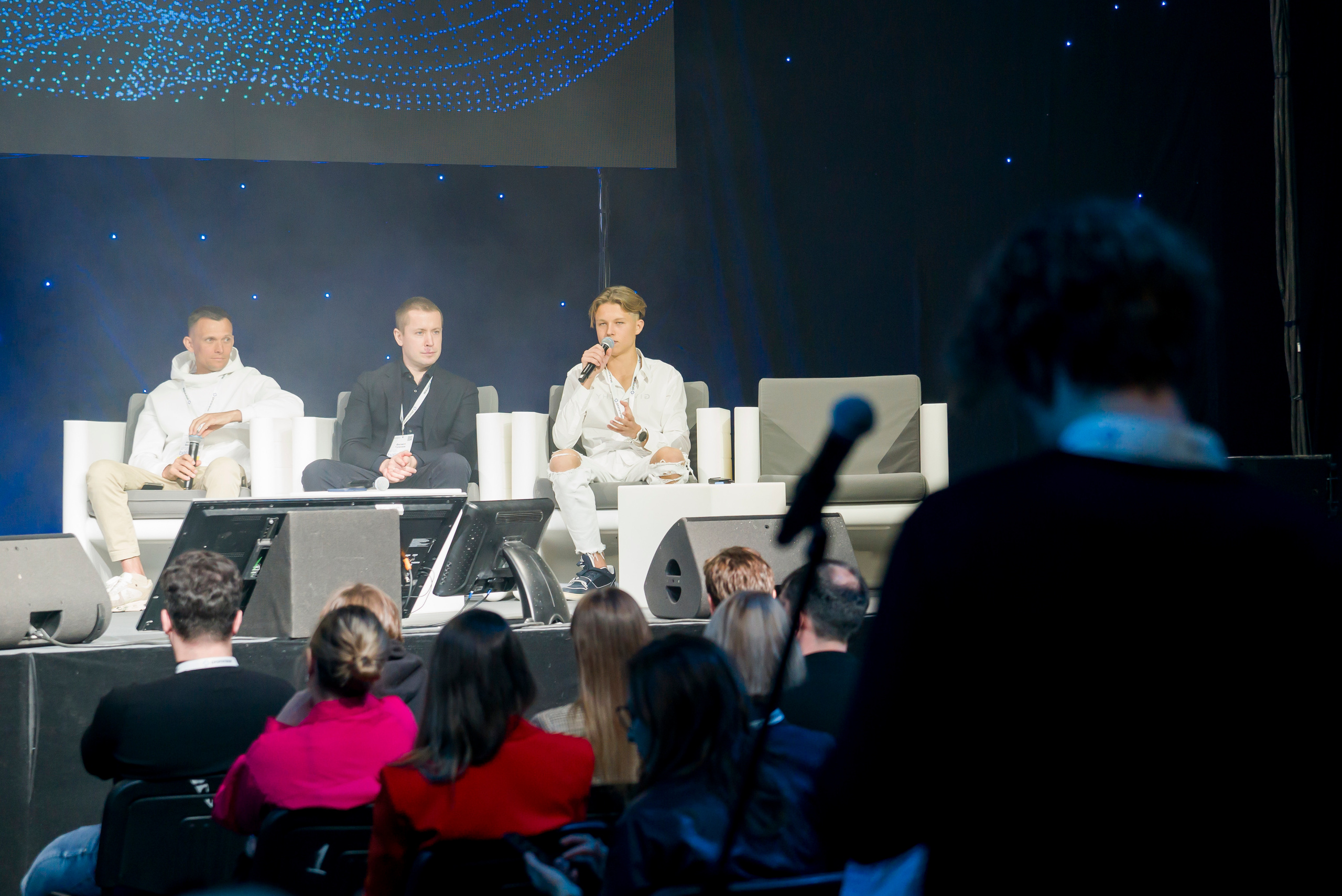 Крипто форум balance Ирина Хакамада. Фотограф в Санкт-Петербурге. Репортажная и все съёмки для бизнеса