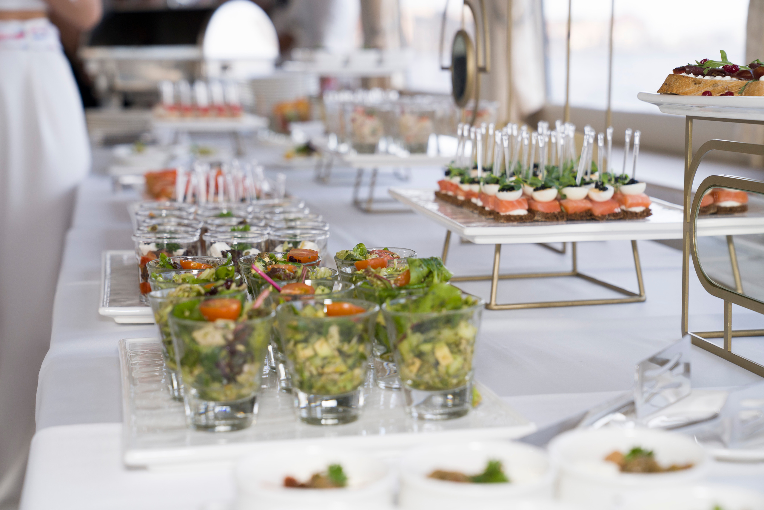 Корпоратив НПО на теплоходе. Фотограф в Санкт-Петербурге. Репортажная и все съёмки для бизнеса