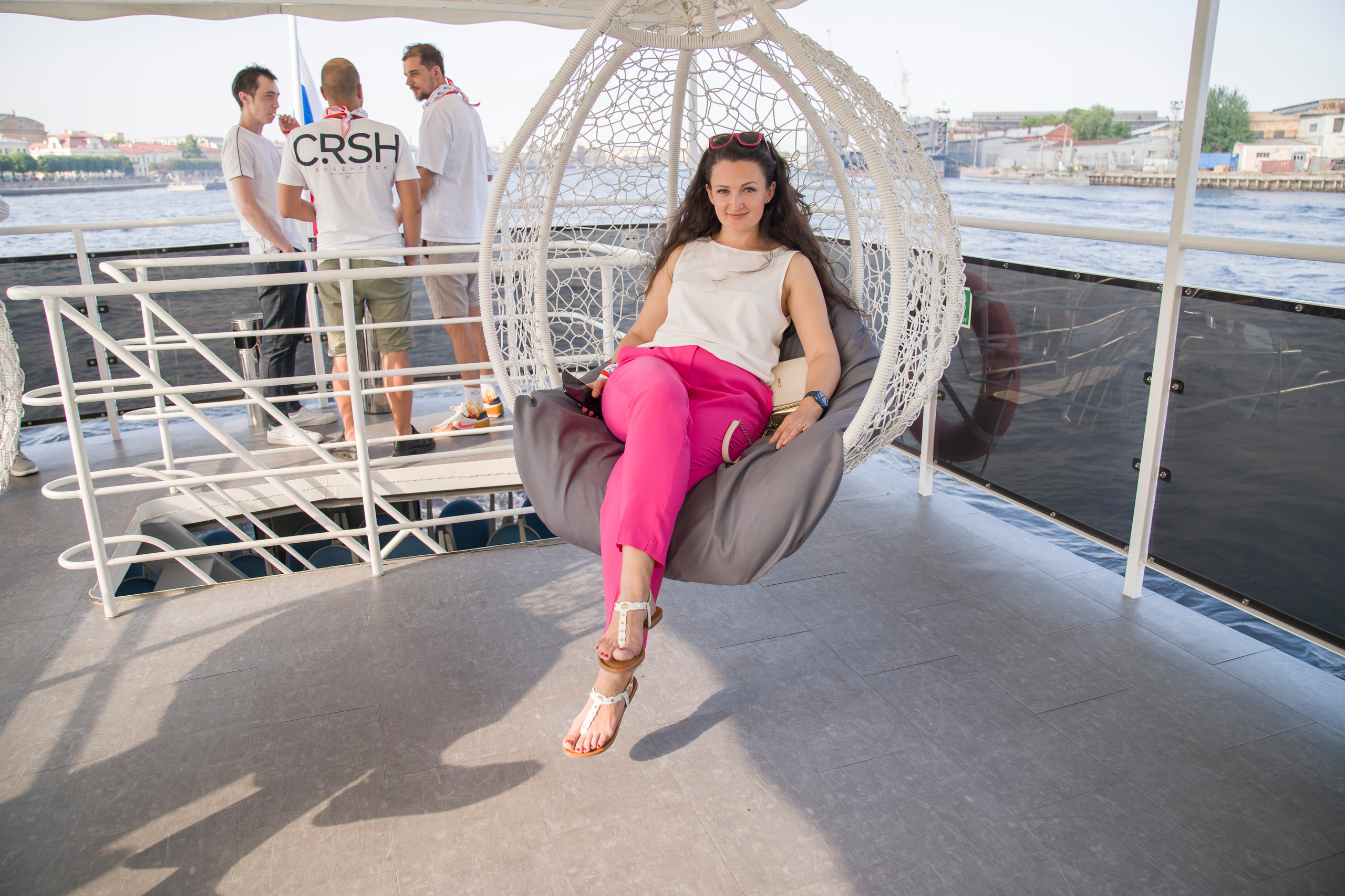 Корпоратив НПО на теплоходе. Фотограф в Санкт-Петербурге. Репортажная и все съёмки для бизнеса