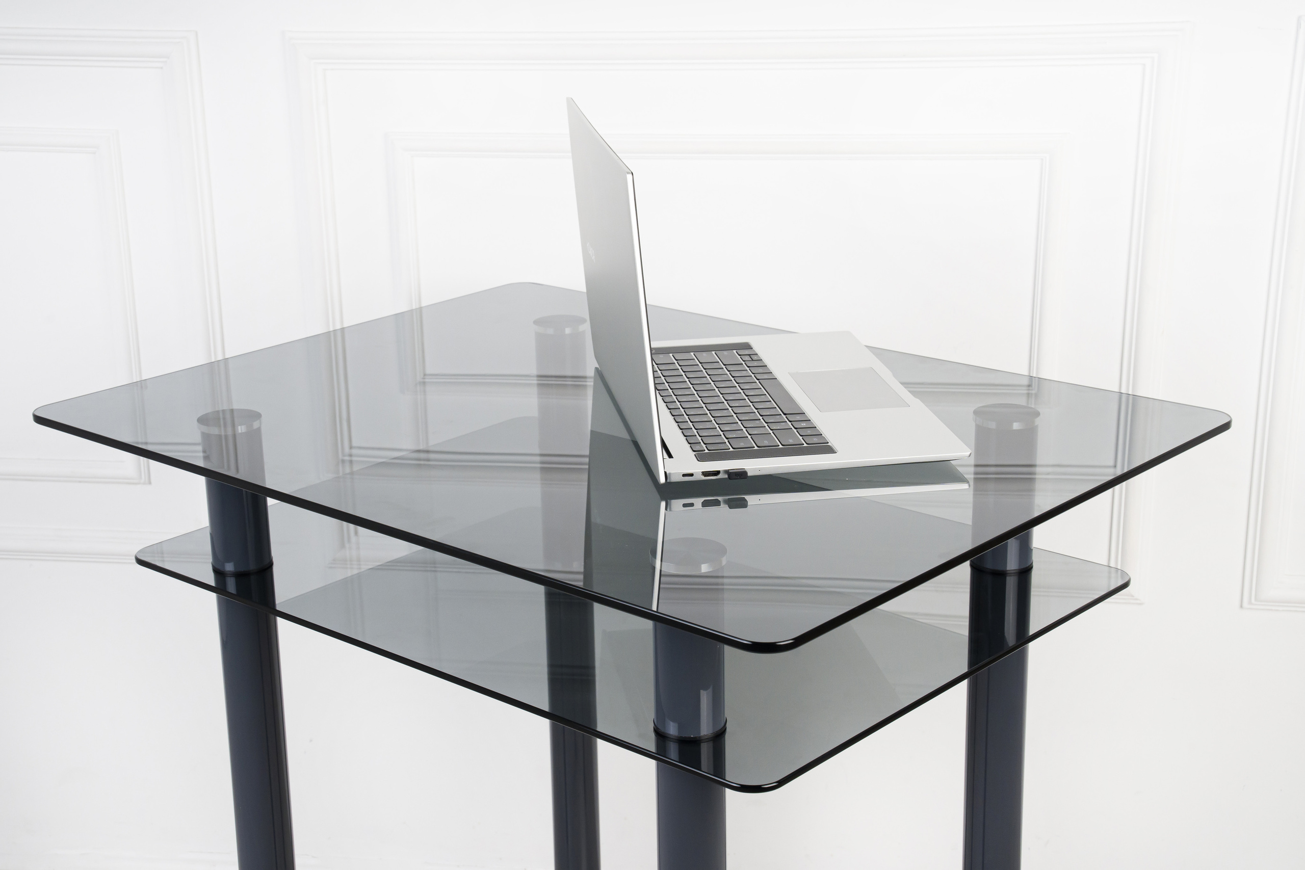 Стеклобург — стеклянные столы. Фотограф в Санкт-Петербурге. Репортажная и все съёмки для бизнеса