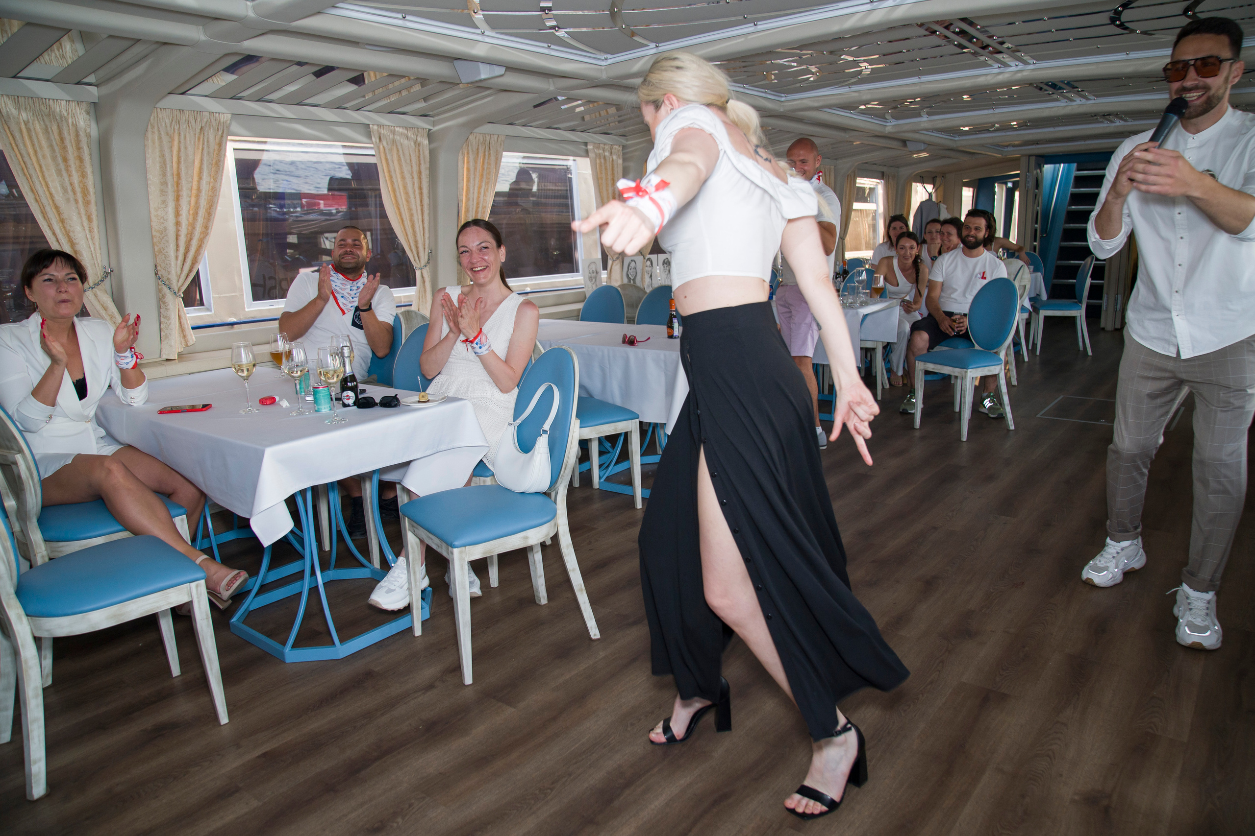 Корпоратив НПО на теплоходе. Фотограф в Санкт-Петербурге. Репортажная и все съёмки для бизнеса