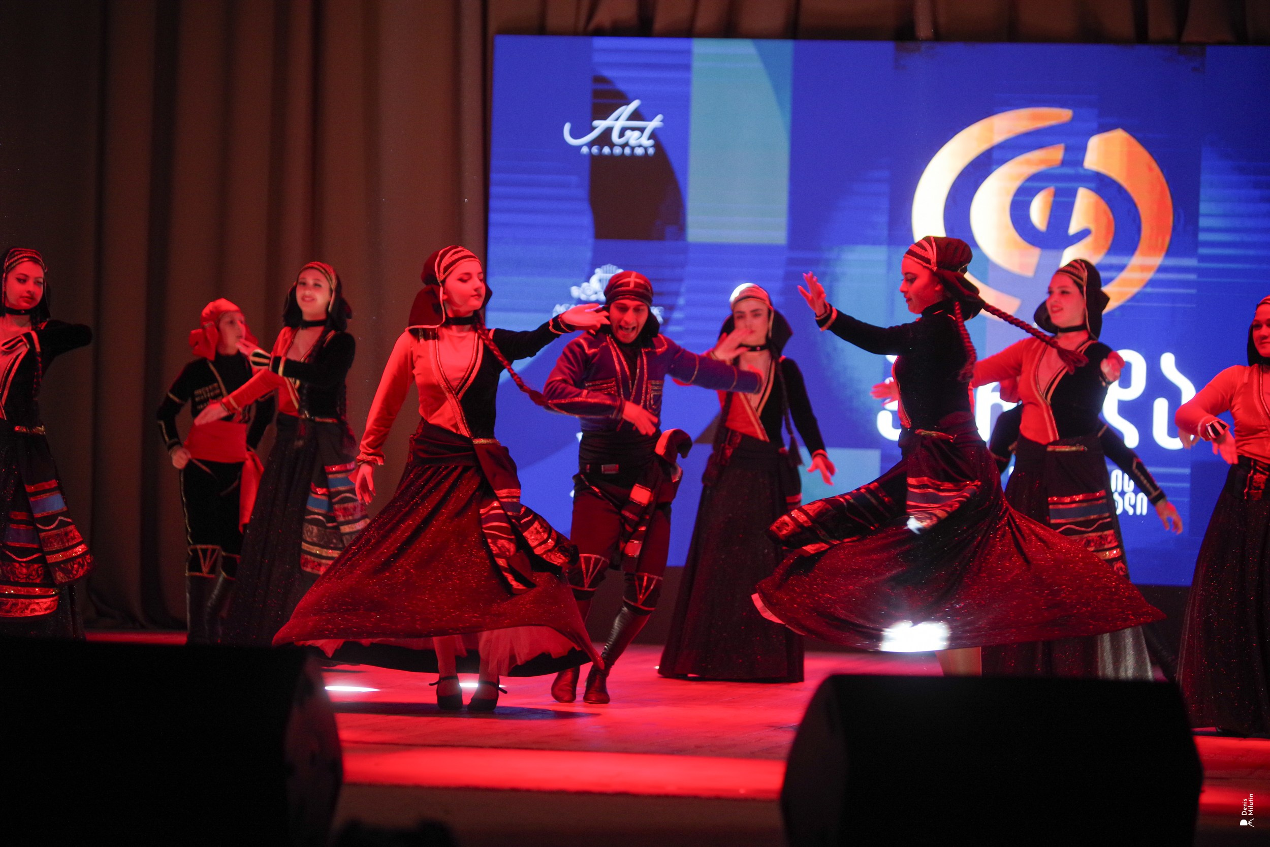 Танцы в Хоби. Портретный фотограф Денис Милютин