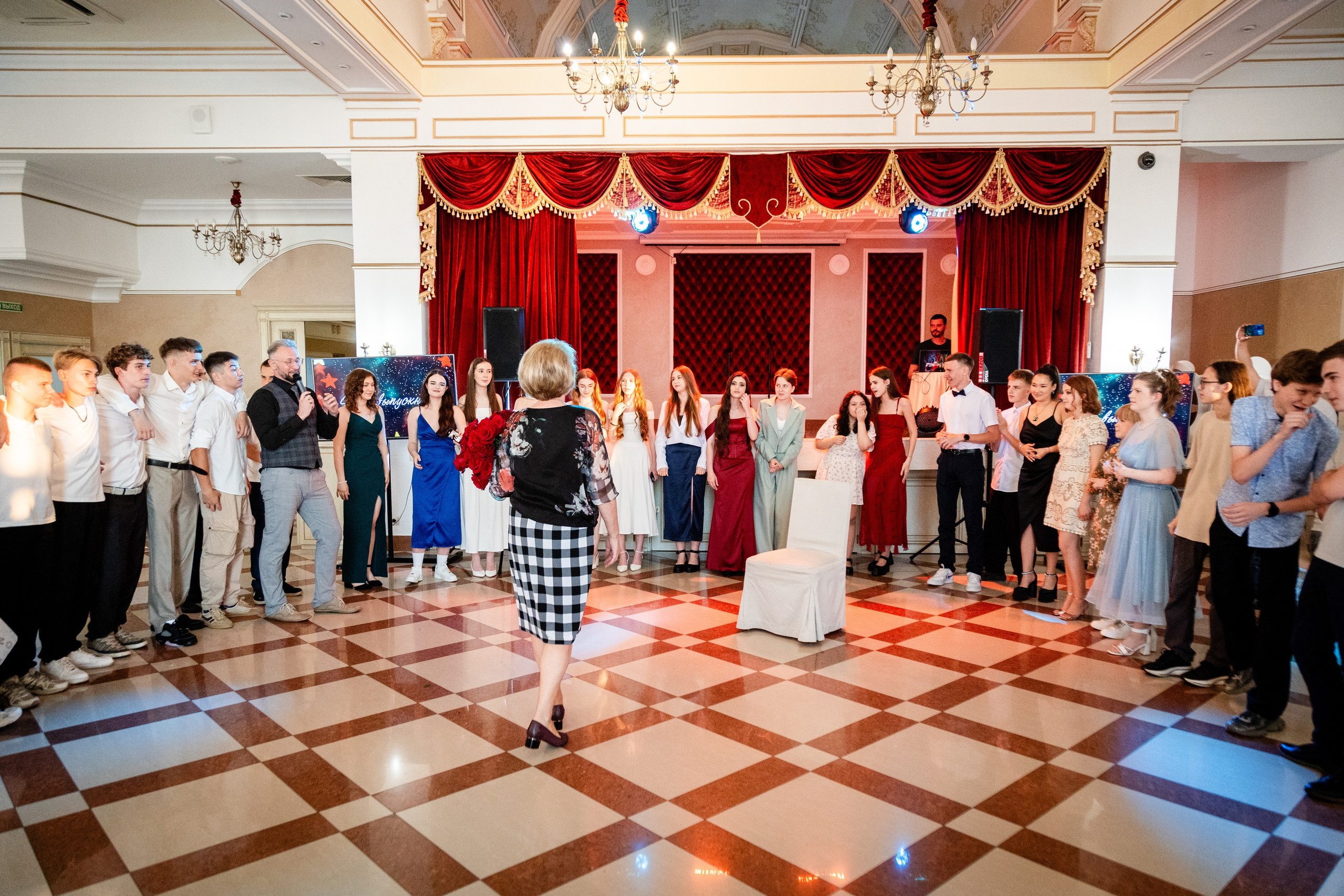 Школьный выпускной. Детский фотограф видеограф в Хабаровске Михаил Орлов