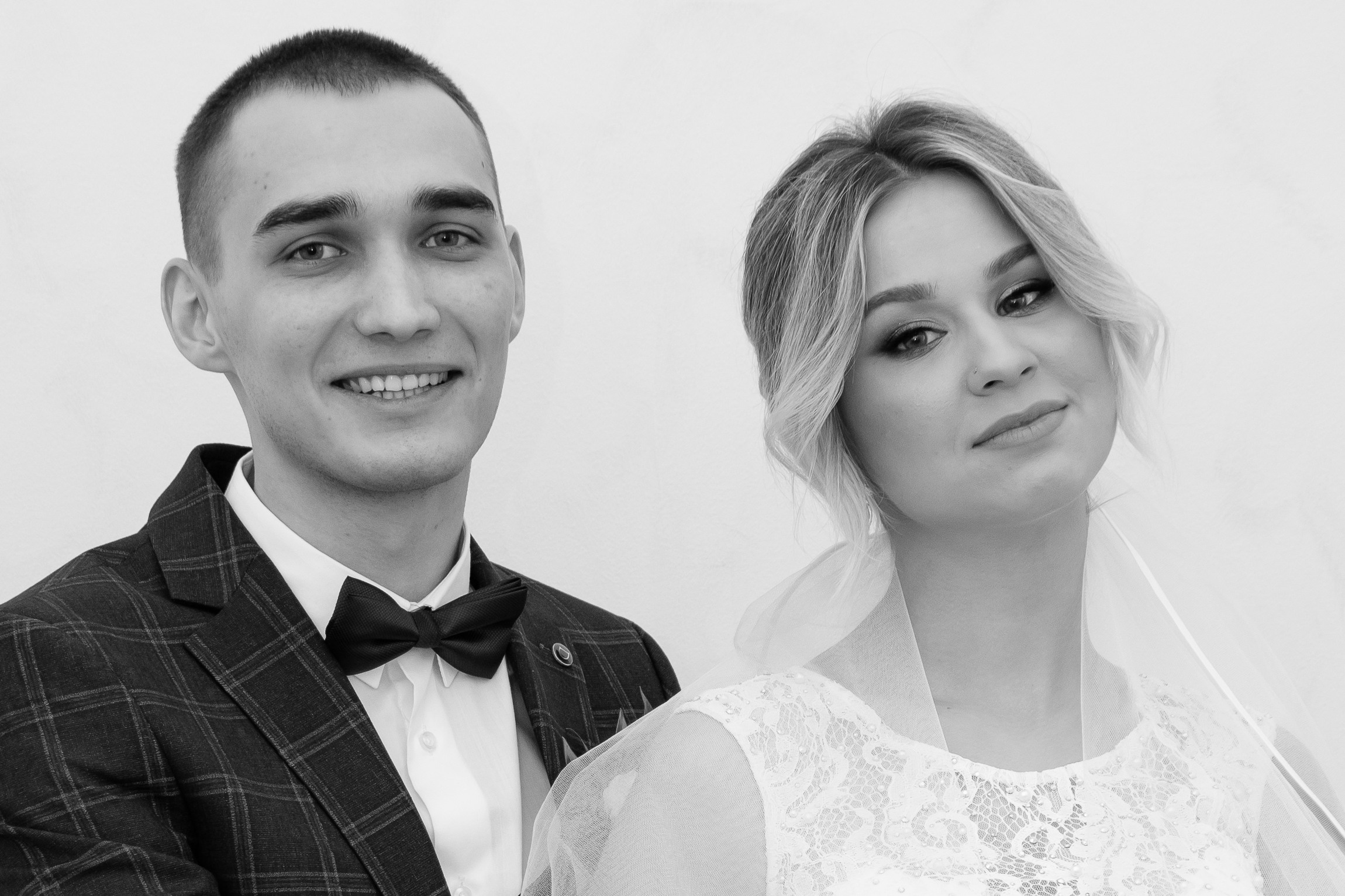 черно-белое фото жениха и невесты