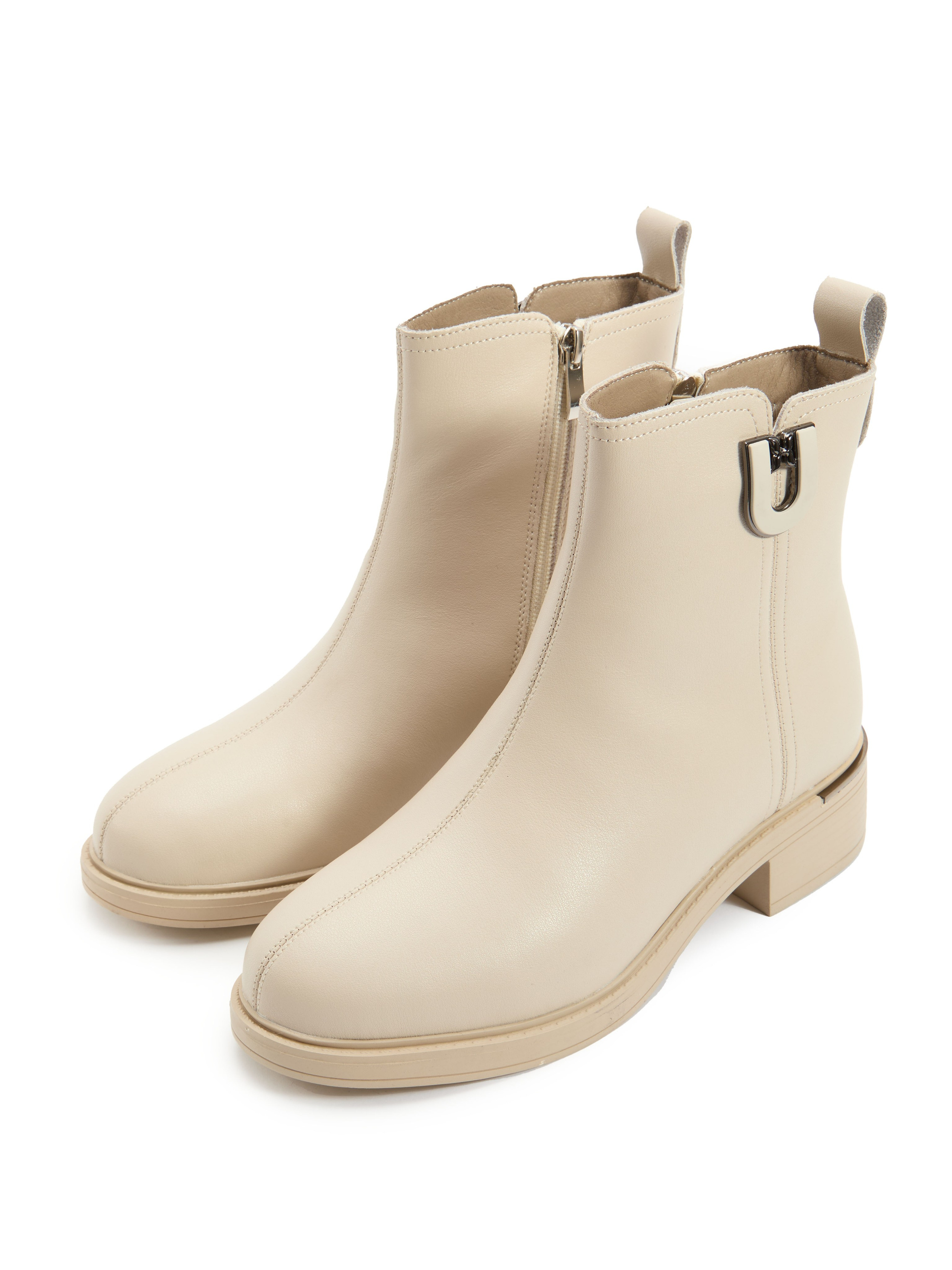 Каталожная фотография обуви. Фотограф в Москве Егор Гончаров