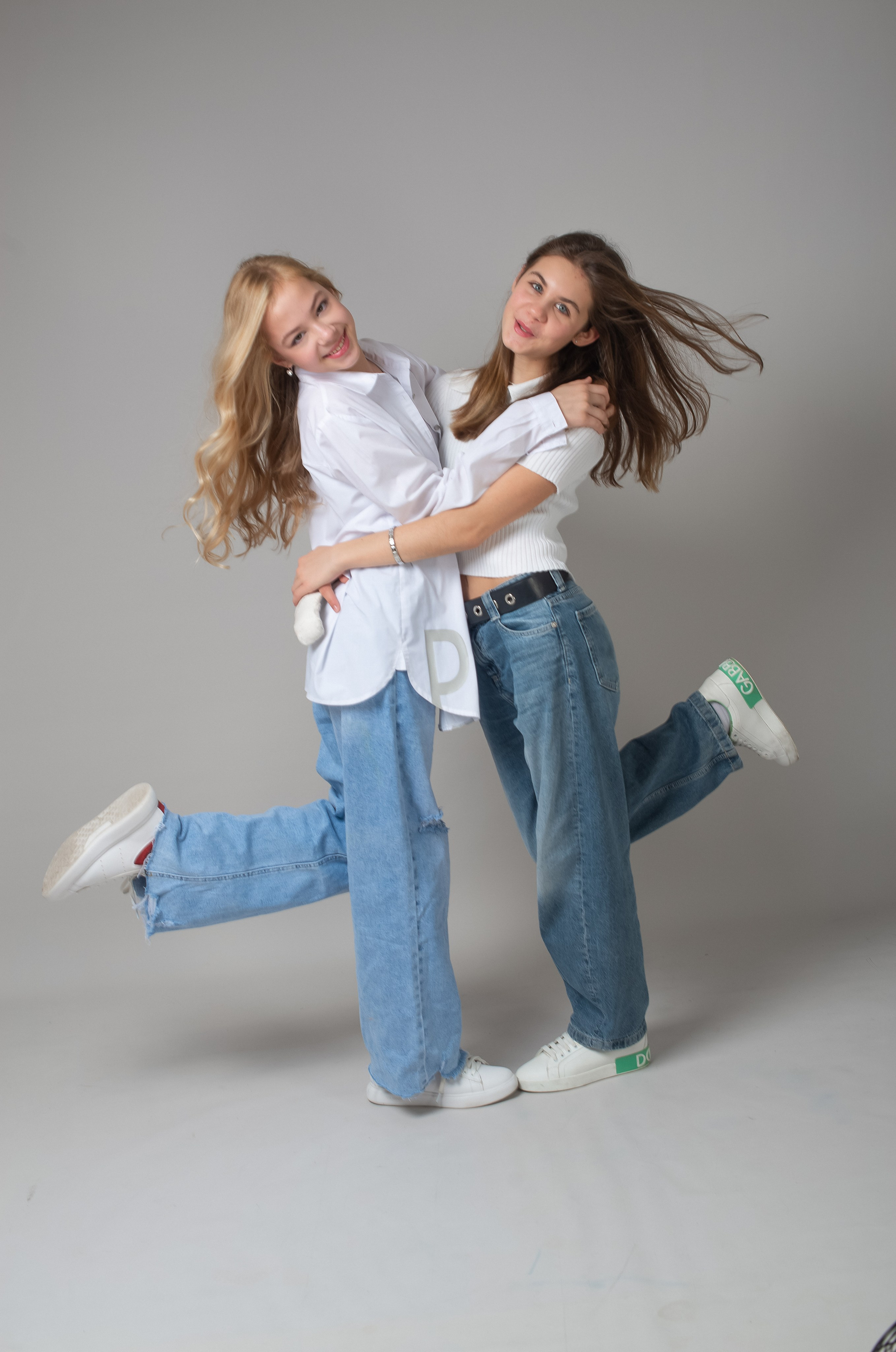 ДОЧКИ, ВНУЧКИ, БАБУШКА. Фотограф Юлия Антушева