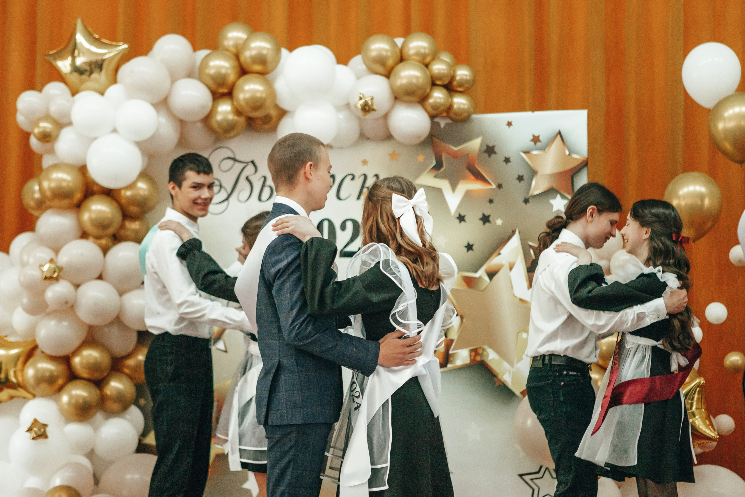 Выпуск 2024. Семейный и детский фотограф в г. Новосибирске Макеева Анастасия