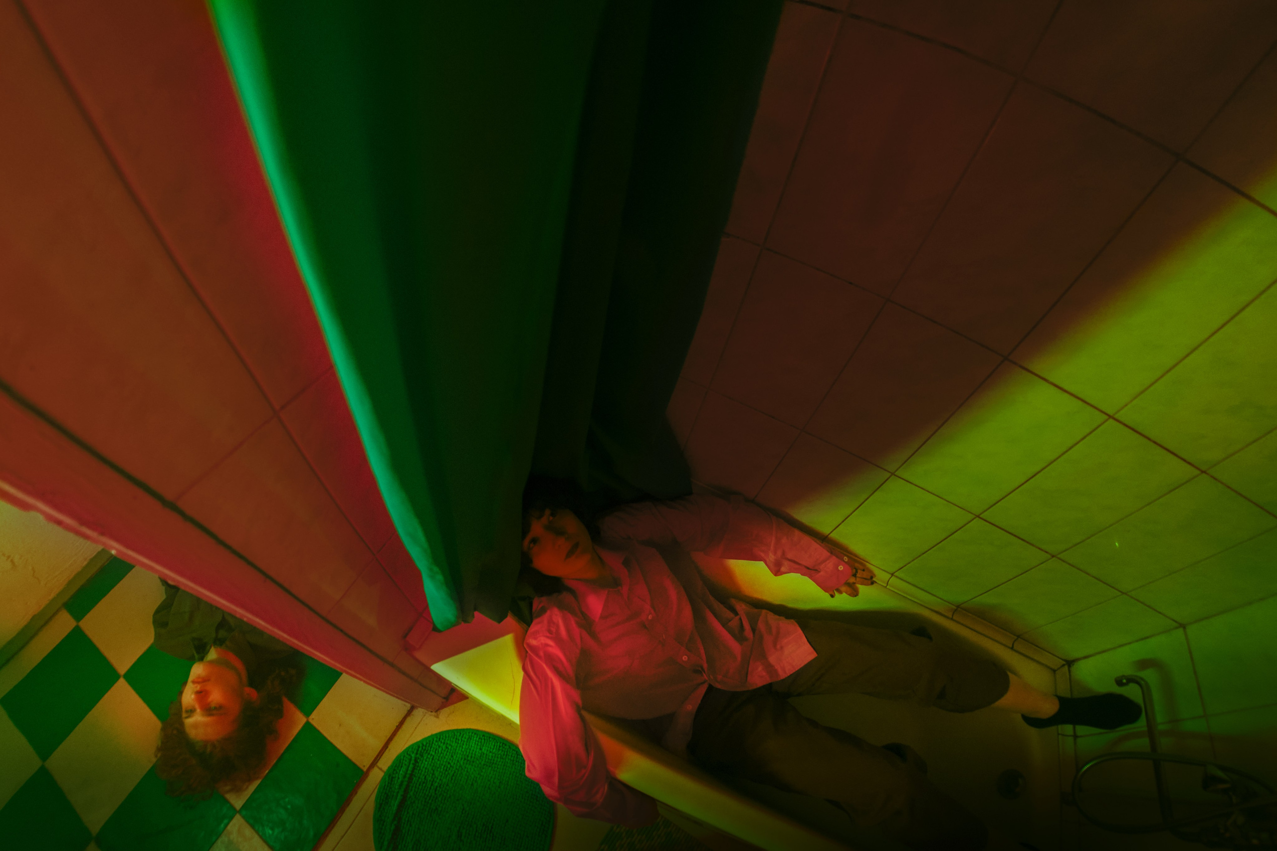 ШАР В СТОЛЕ. Berman Euginia