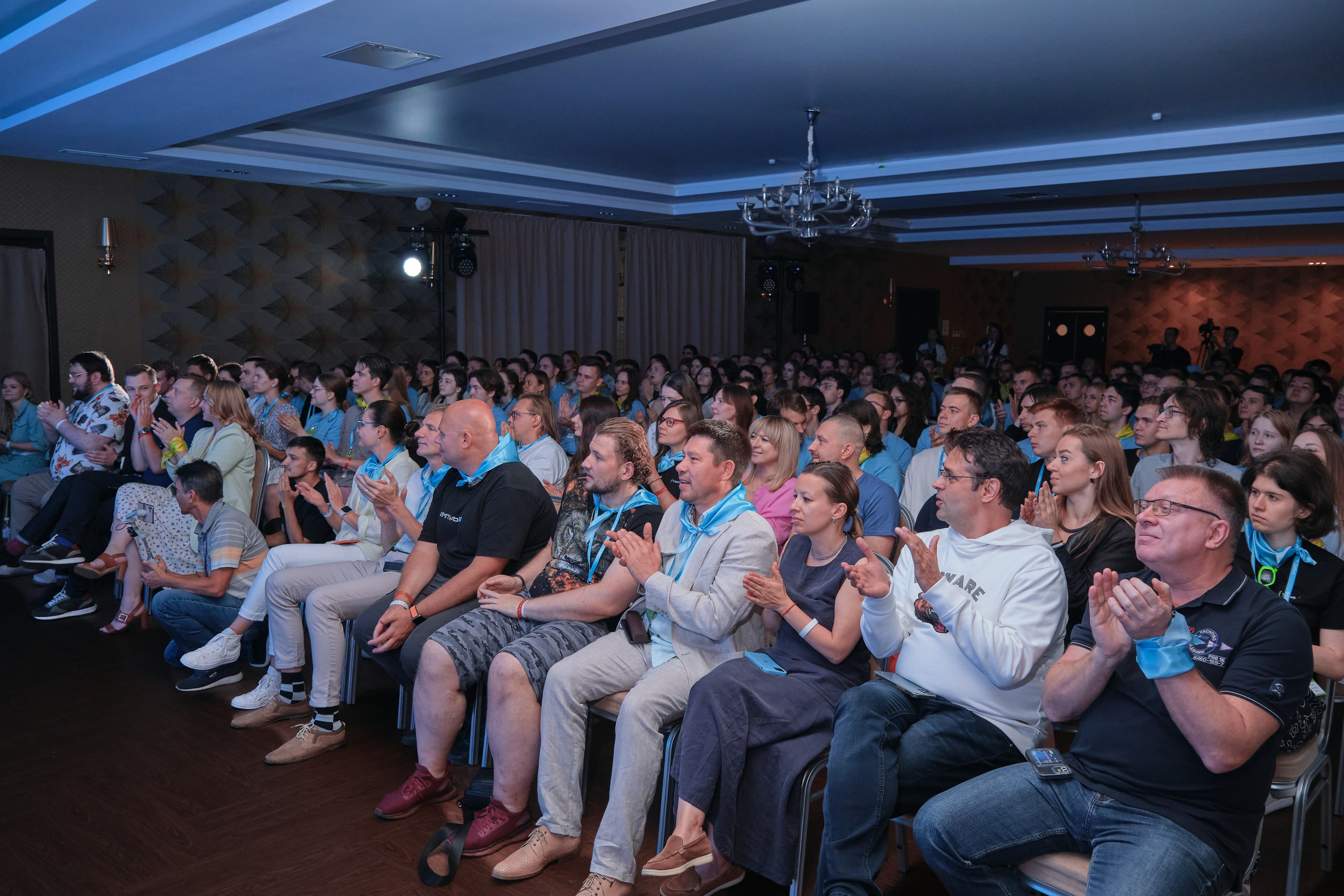 Видеосъемка проектов, промо мероприятий, гала встреч, видеосъемка выставок и видеосъемка форумов. Фотосъемка выставок, мероприятий, форумов