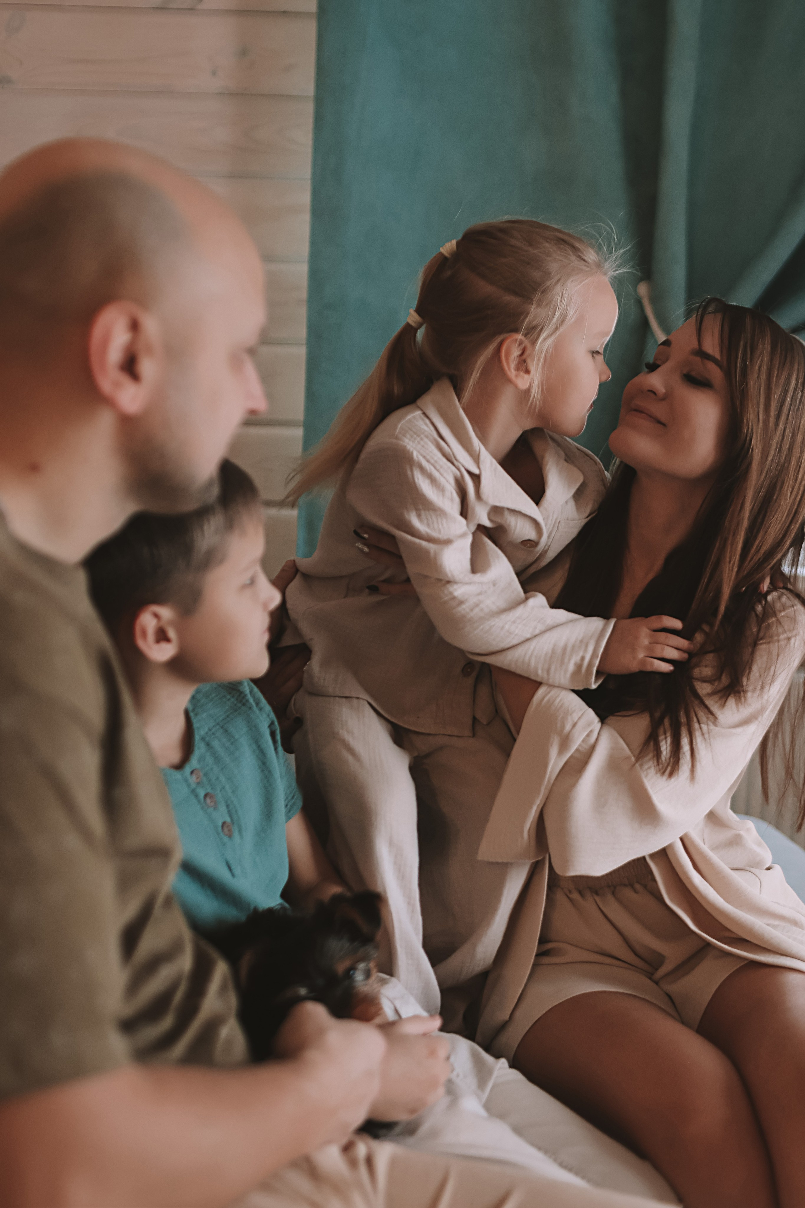 Домашняя. Семейный фотограф Тюмень, фотограф на роды Салмина Мария