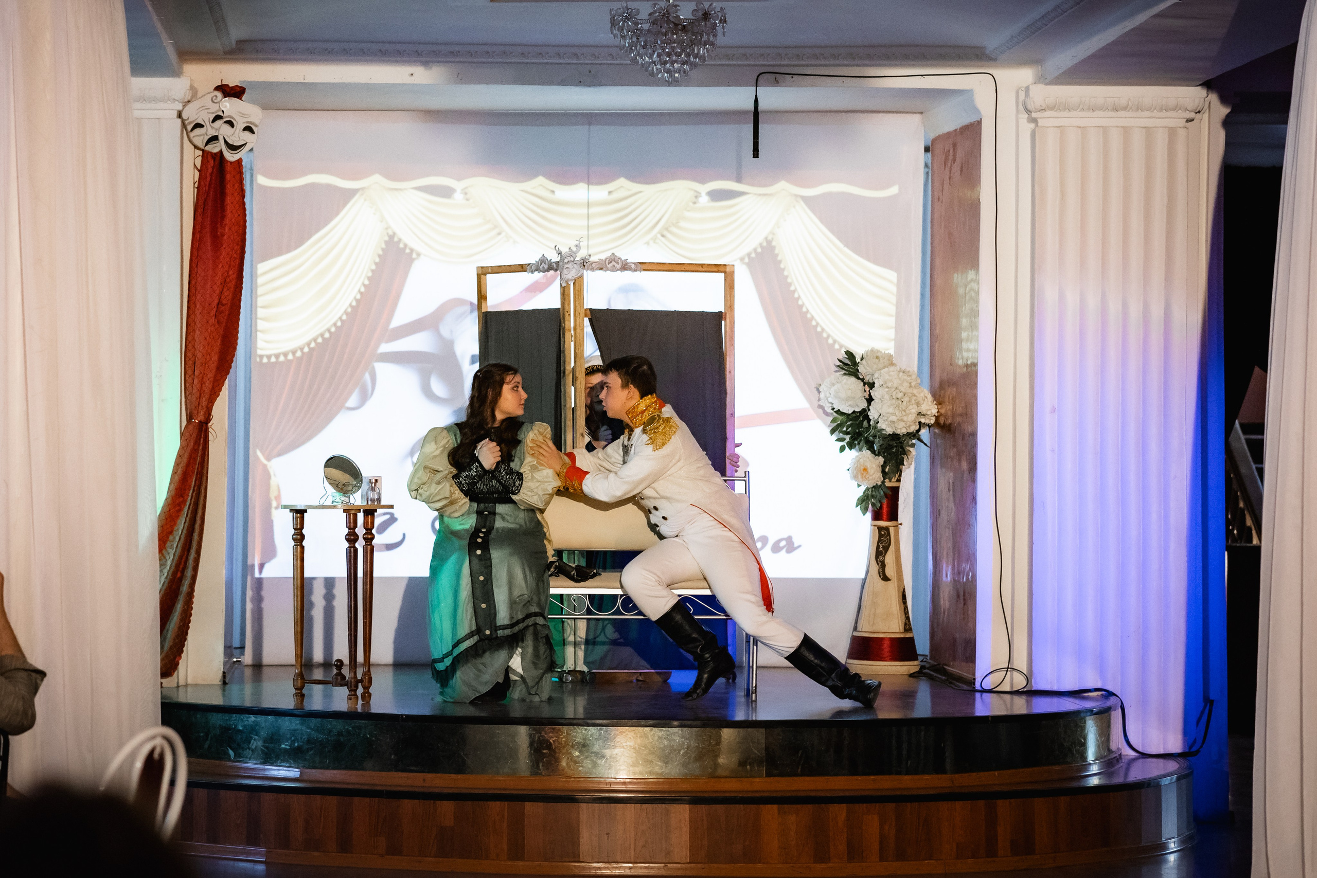 «Свеча» приглашает в театральную гостиную. Свадебный и семейный фотограф в г. Волхов Алексей Кочерыжкин