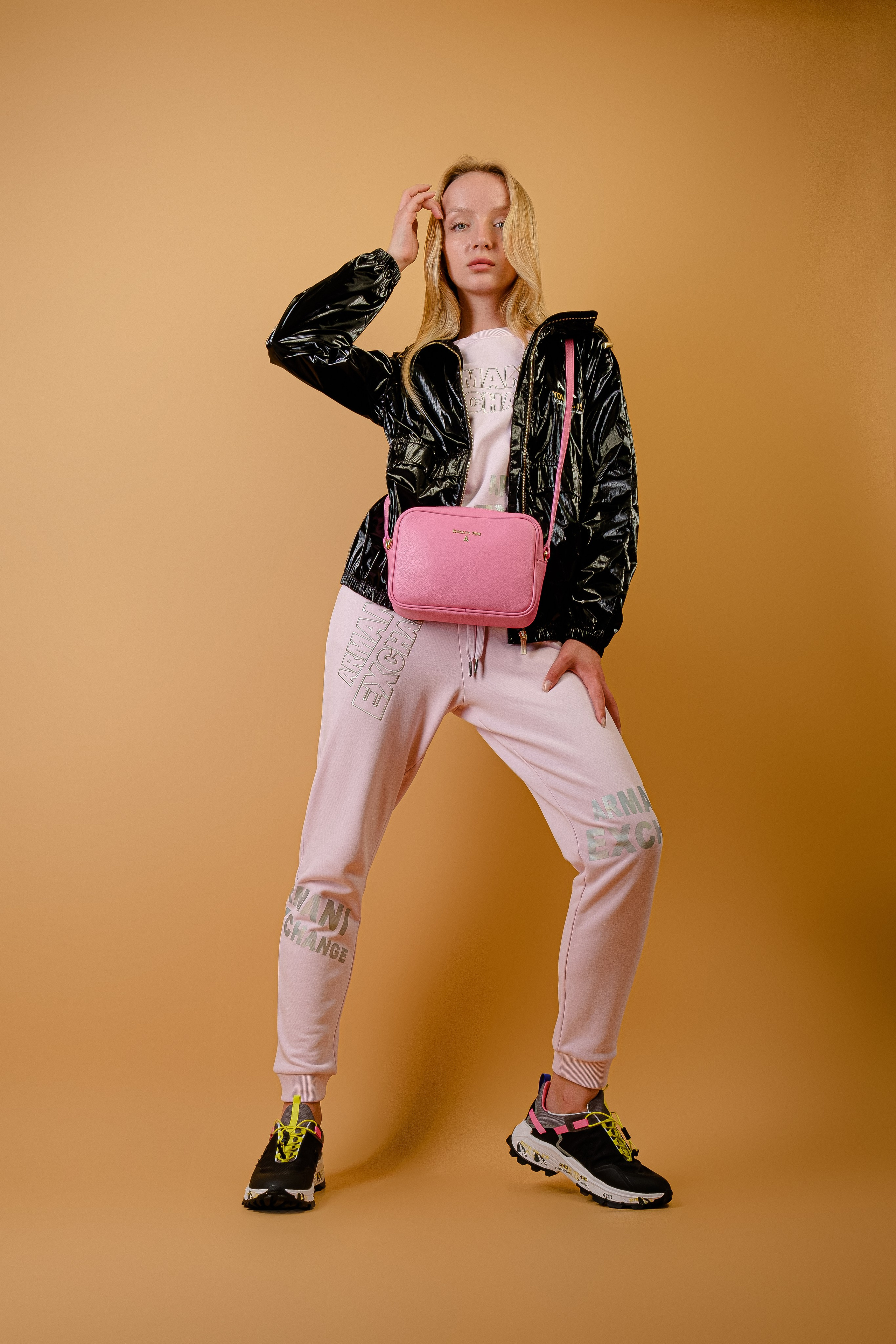 Предметная съёмка для маркетплейсов в Симферополе. Предметный фотограф в Симферополе Антон Катунин