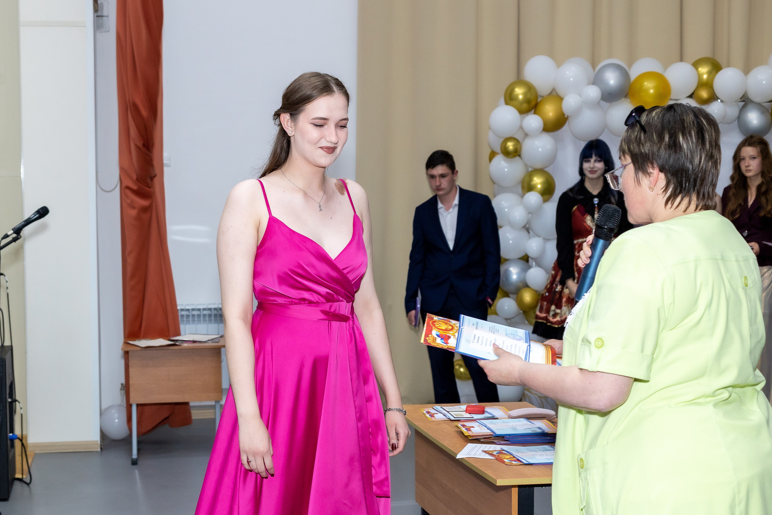 Вручение аттестата 2025. Выпускные альбомы Майкоп, Краснодар Елена Золотарева