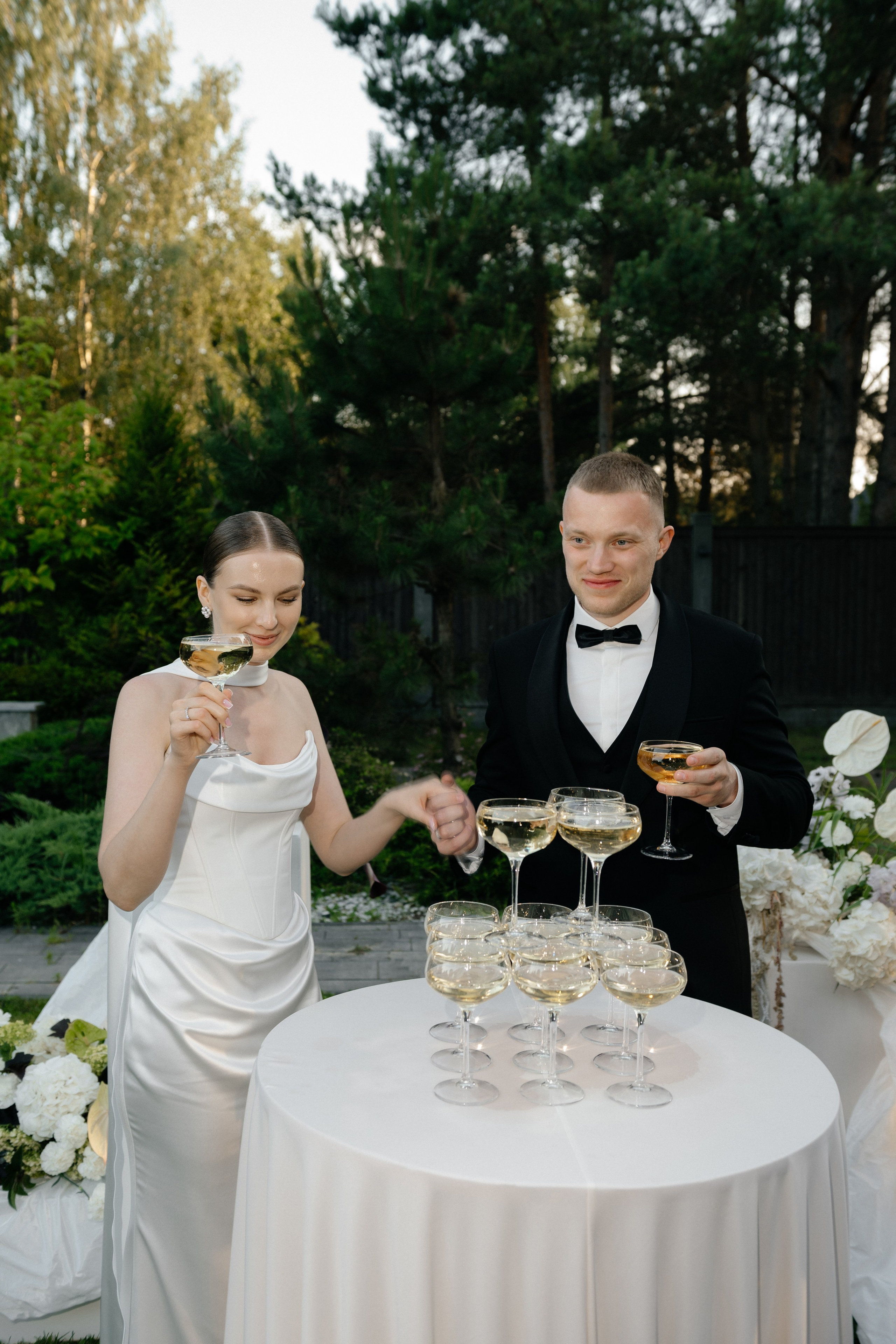 Wedding day in DELICE CHALET. Wedding PHOTOGRAPHER Andrew Vnukov