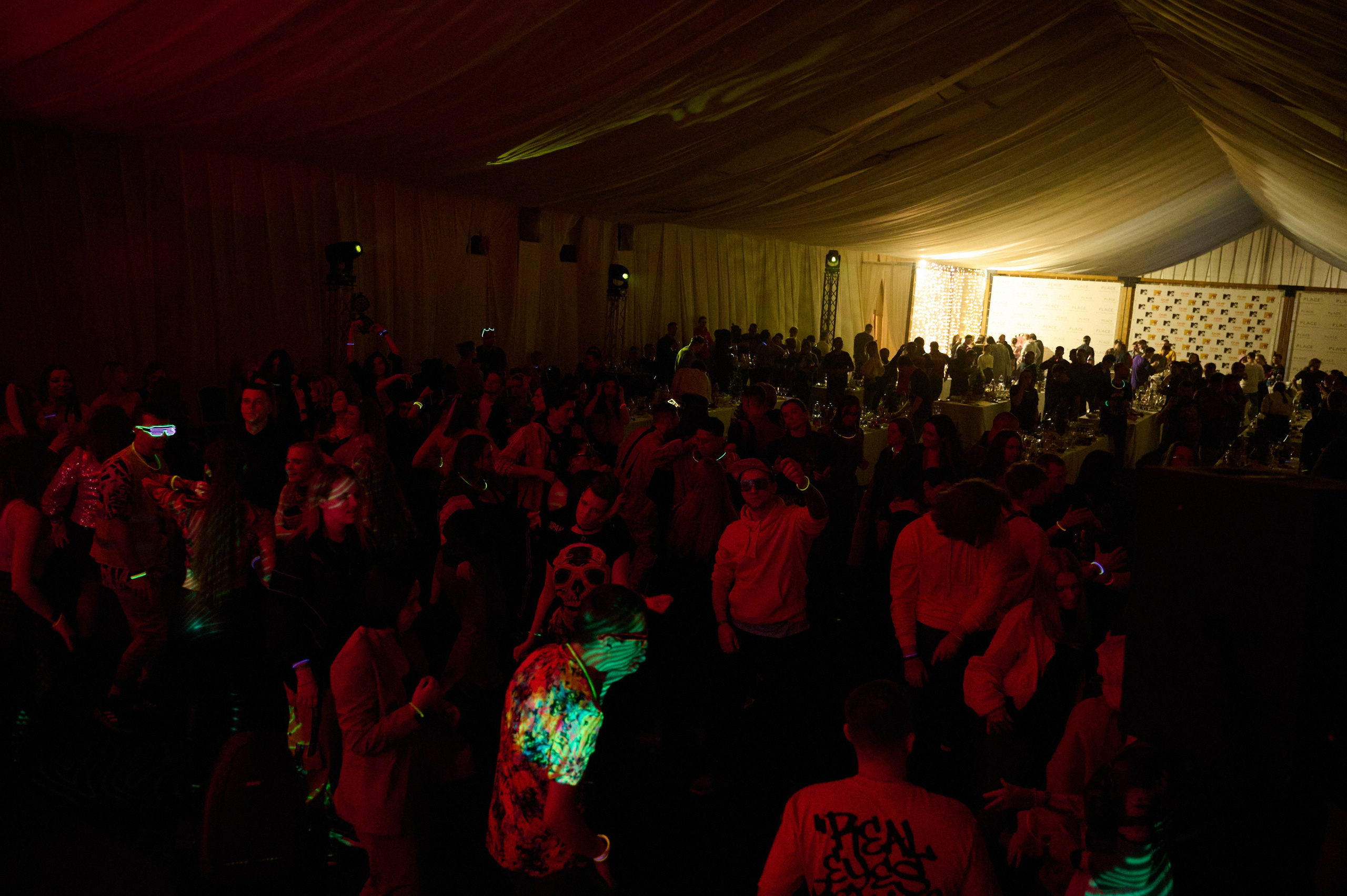 DNS НГ Корпаратив. Свадебный фотограф во Владивостоке Гарагуля Игорь