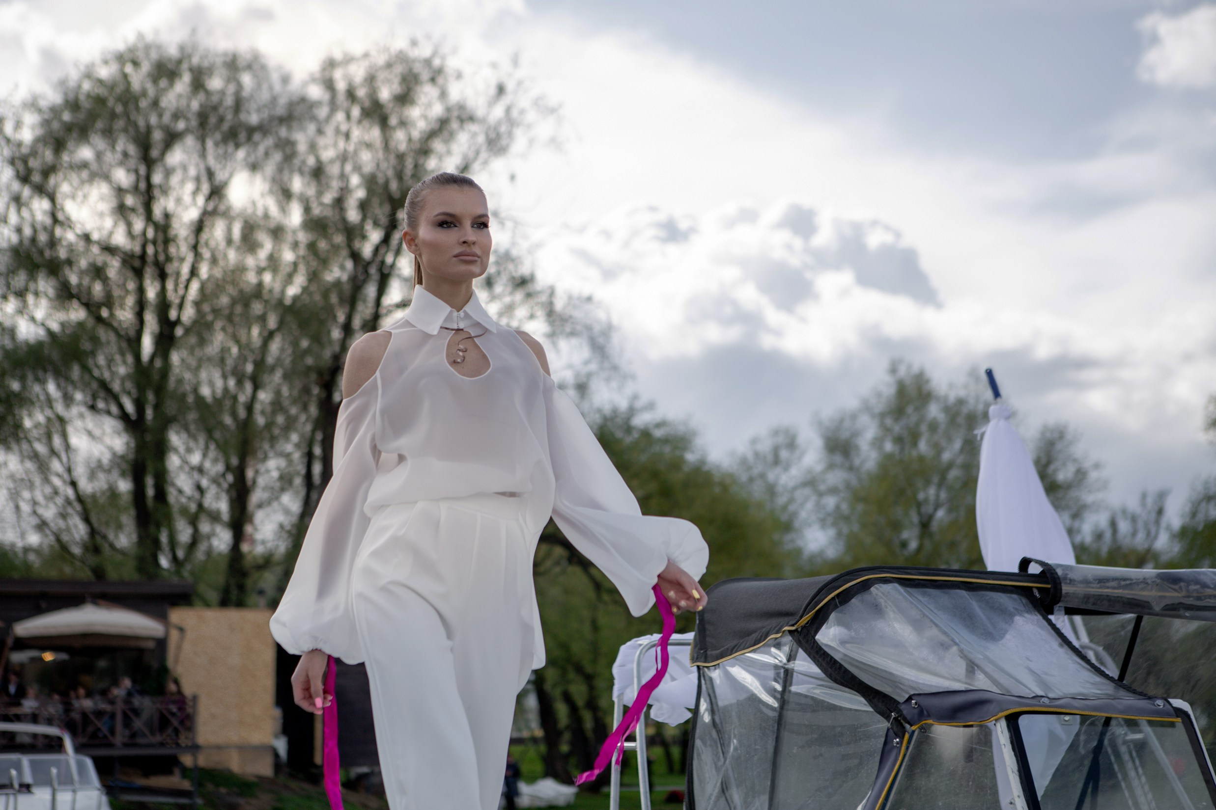 Показ на воде. Свадебный и портретный фотограф Москва