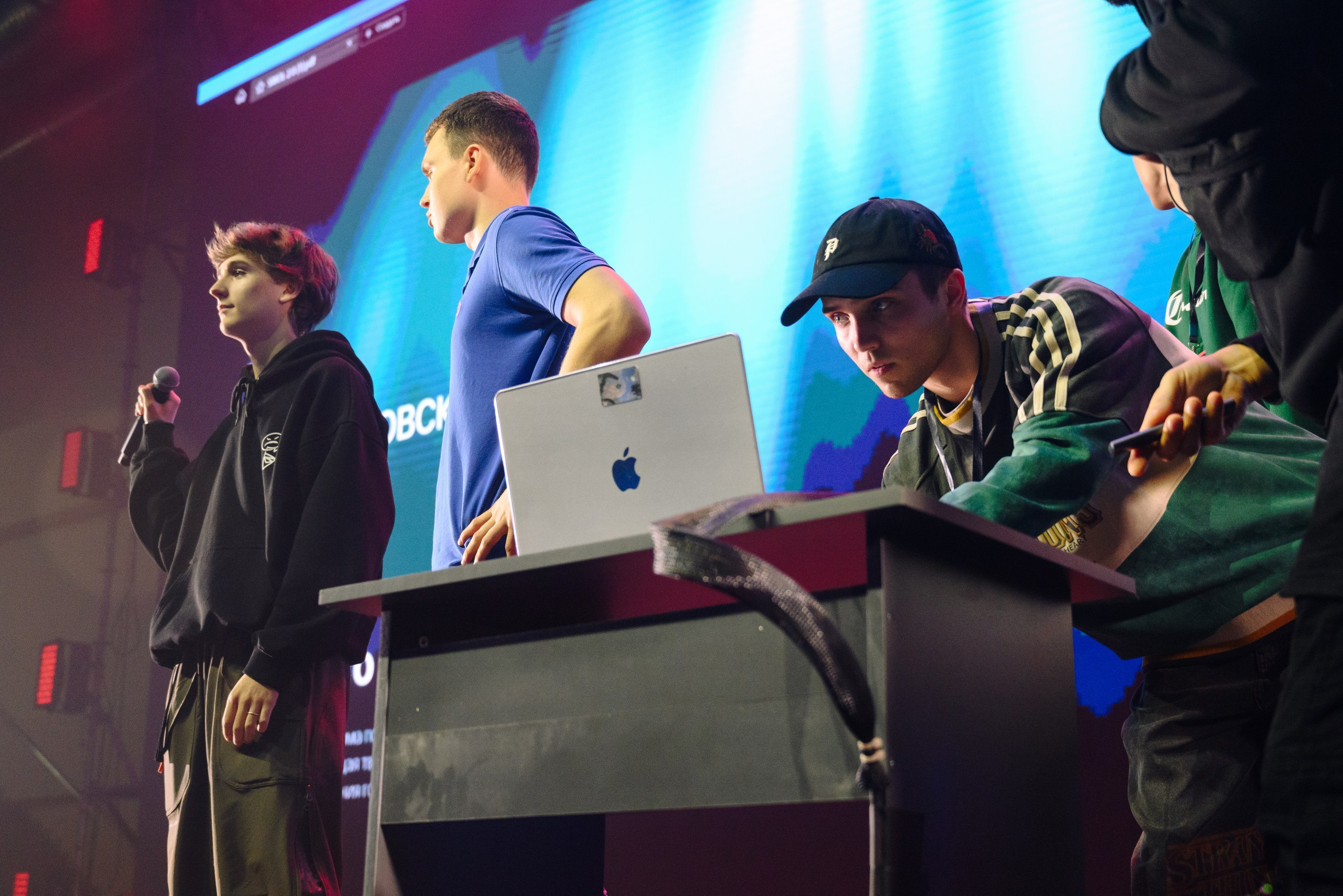 Свой код. Dmitry Gagarin Photographer