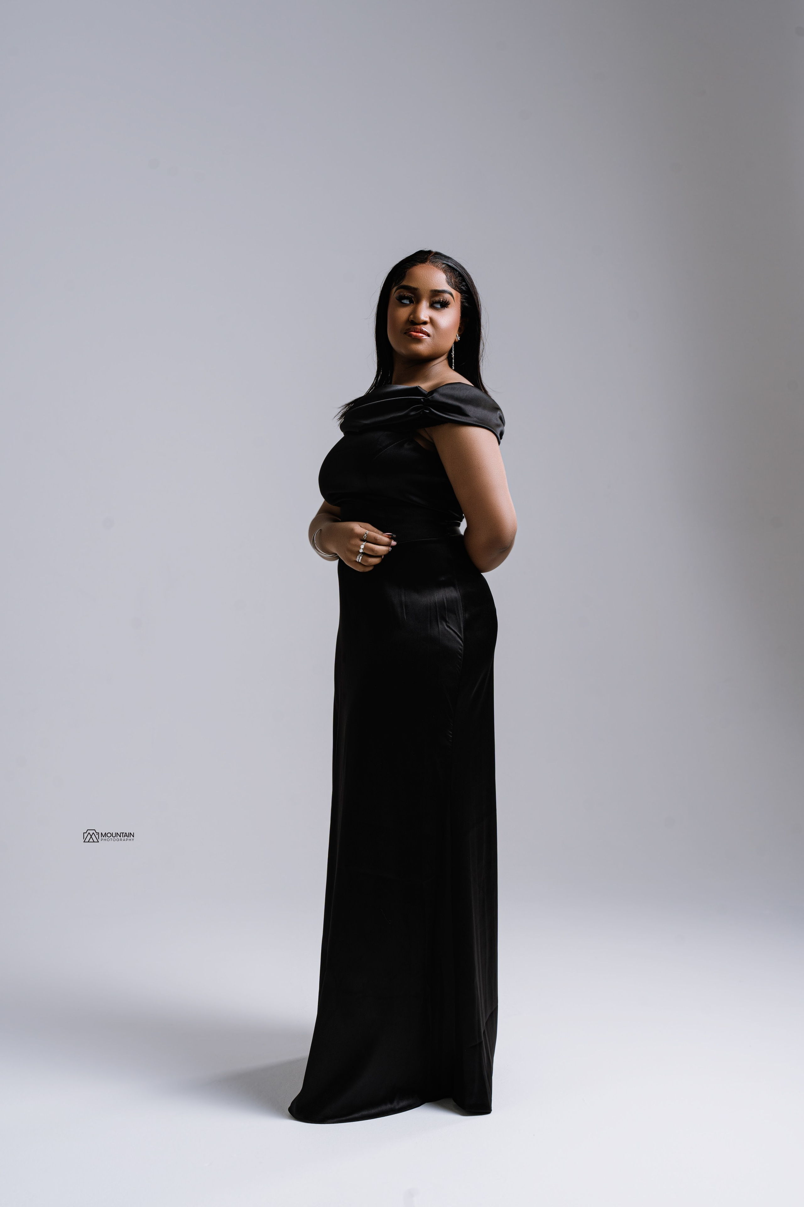 Studio Photoshoot. Я занимаюсь событийной, свадебной, товарной, студийной… фотографией