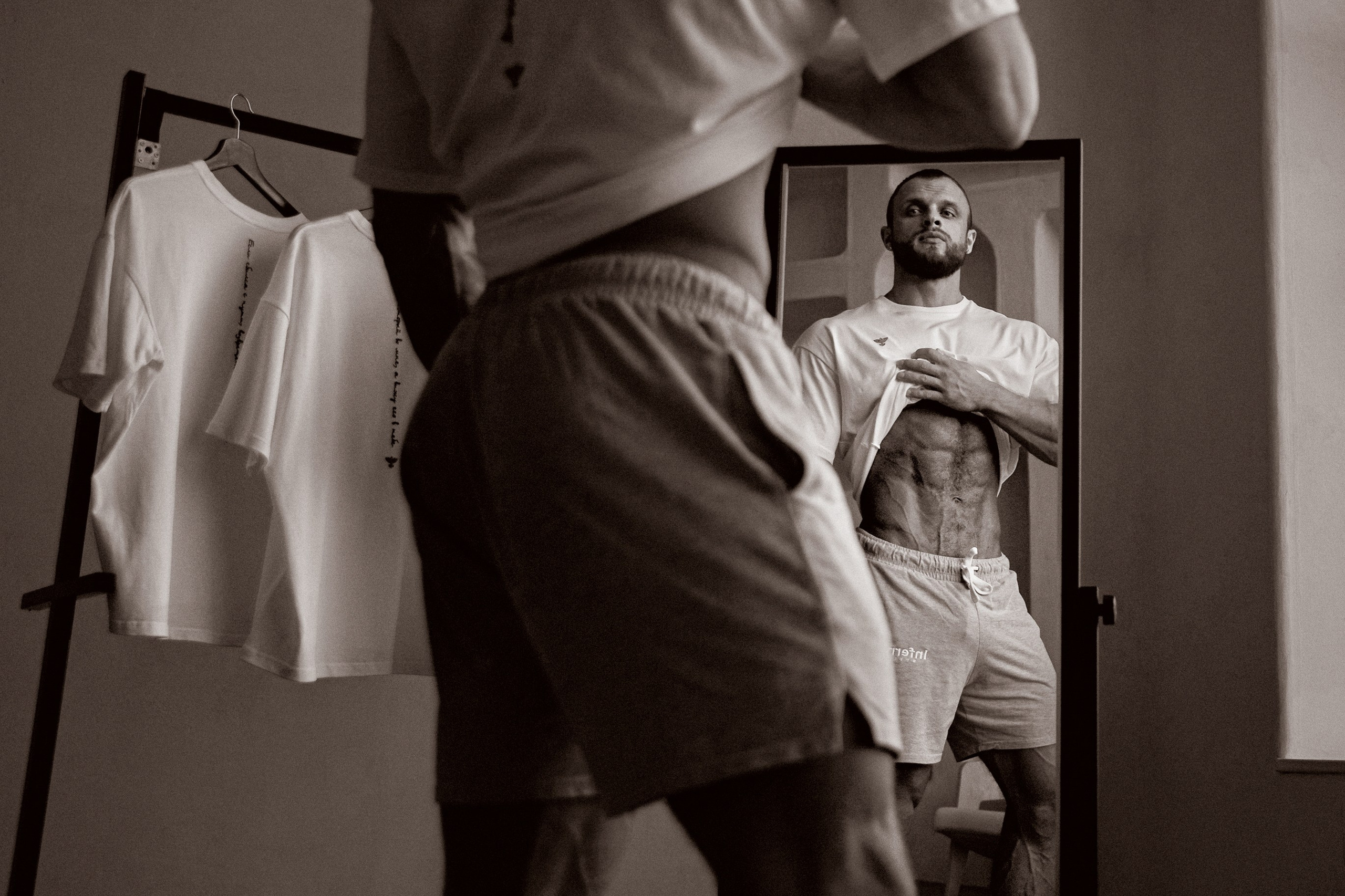 Фотосессия мужской одежды для марктплейсов. Фотограф женский и мужской портрет Санкт-Петербург