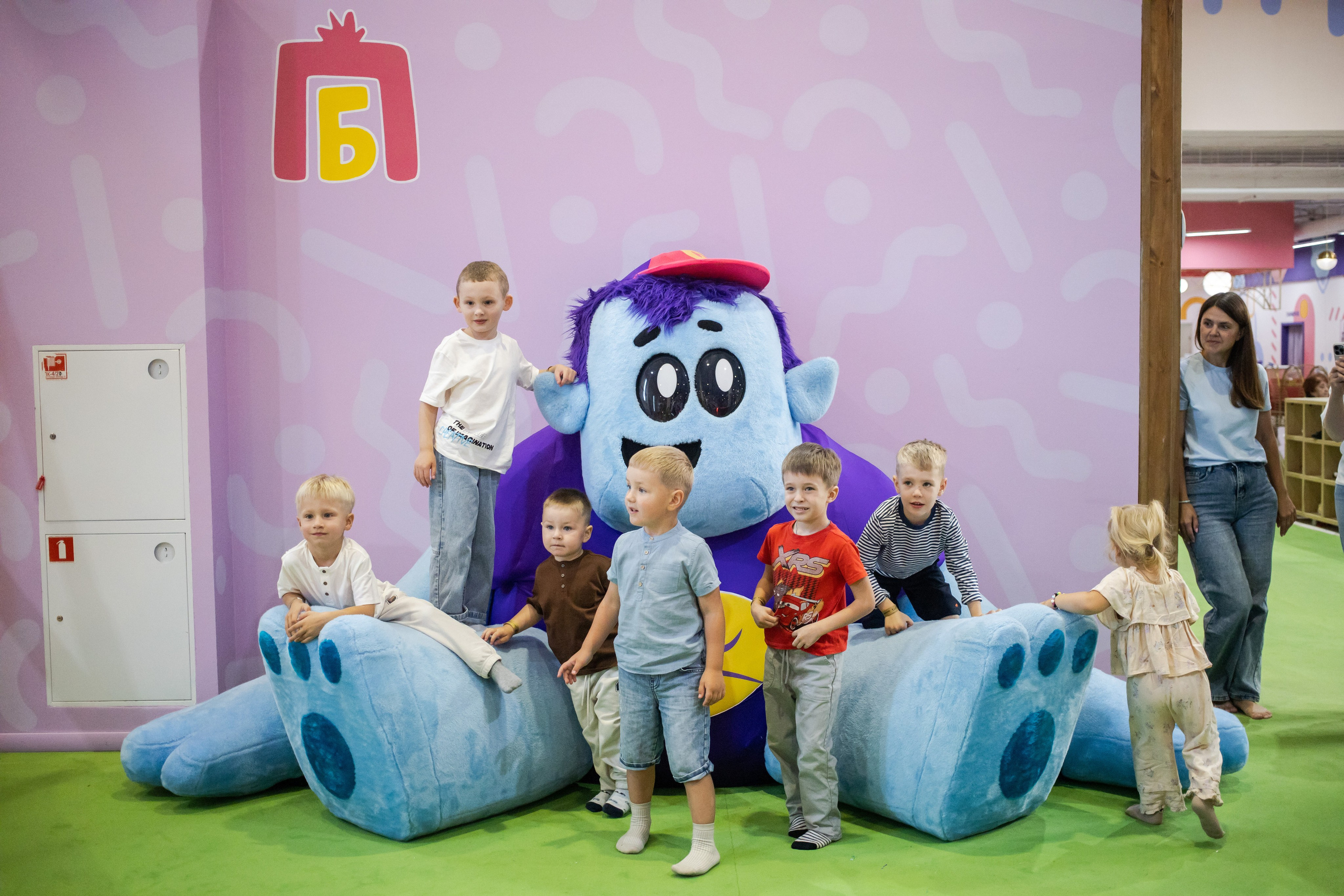 Марату 5. Фотографии с любовью