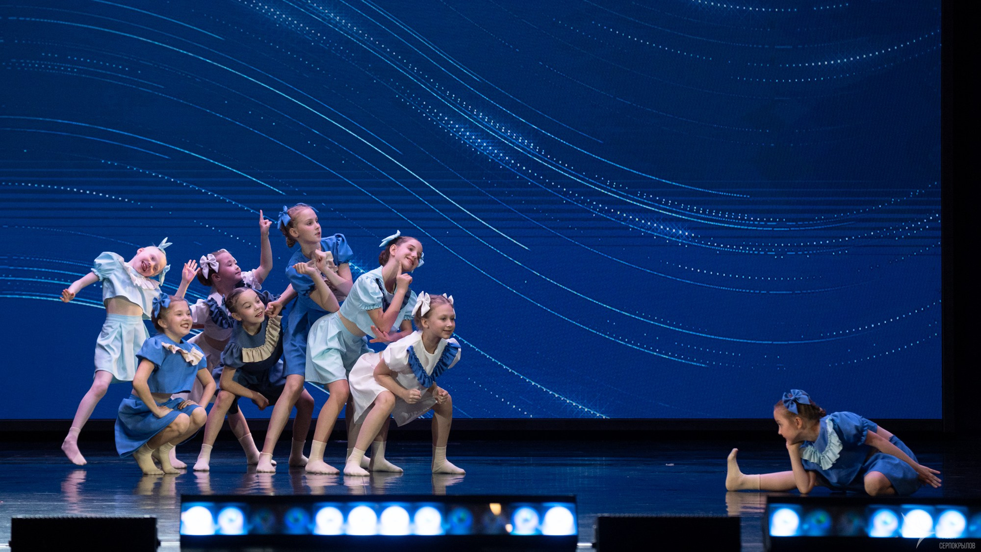 Концерт народного хореографического коллектива «Виктория». Репортажный фотограф в Казани Павел Серпокрылов