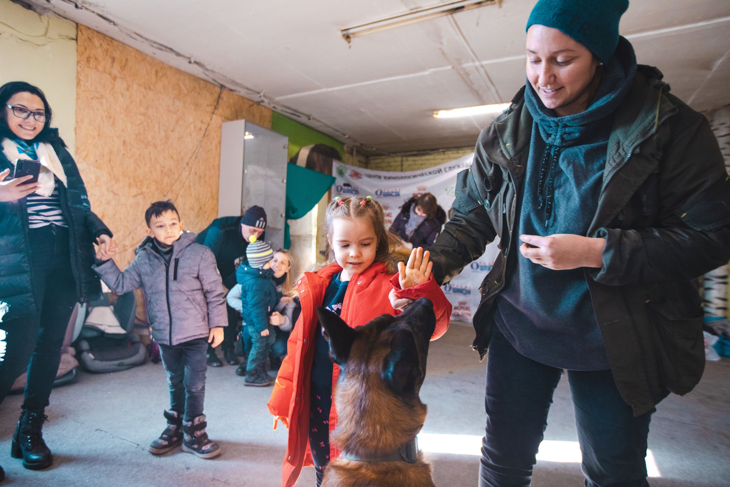 Детская экскурсия в кинологическом центре. Фотограф Марина Верятинская | Краснодар