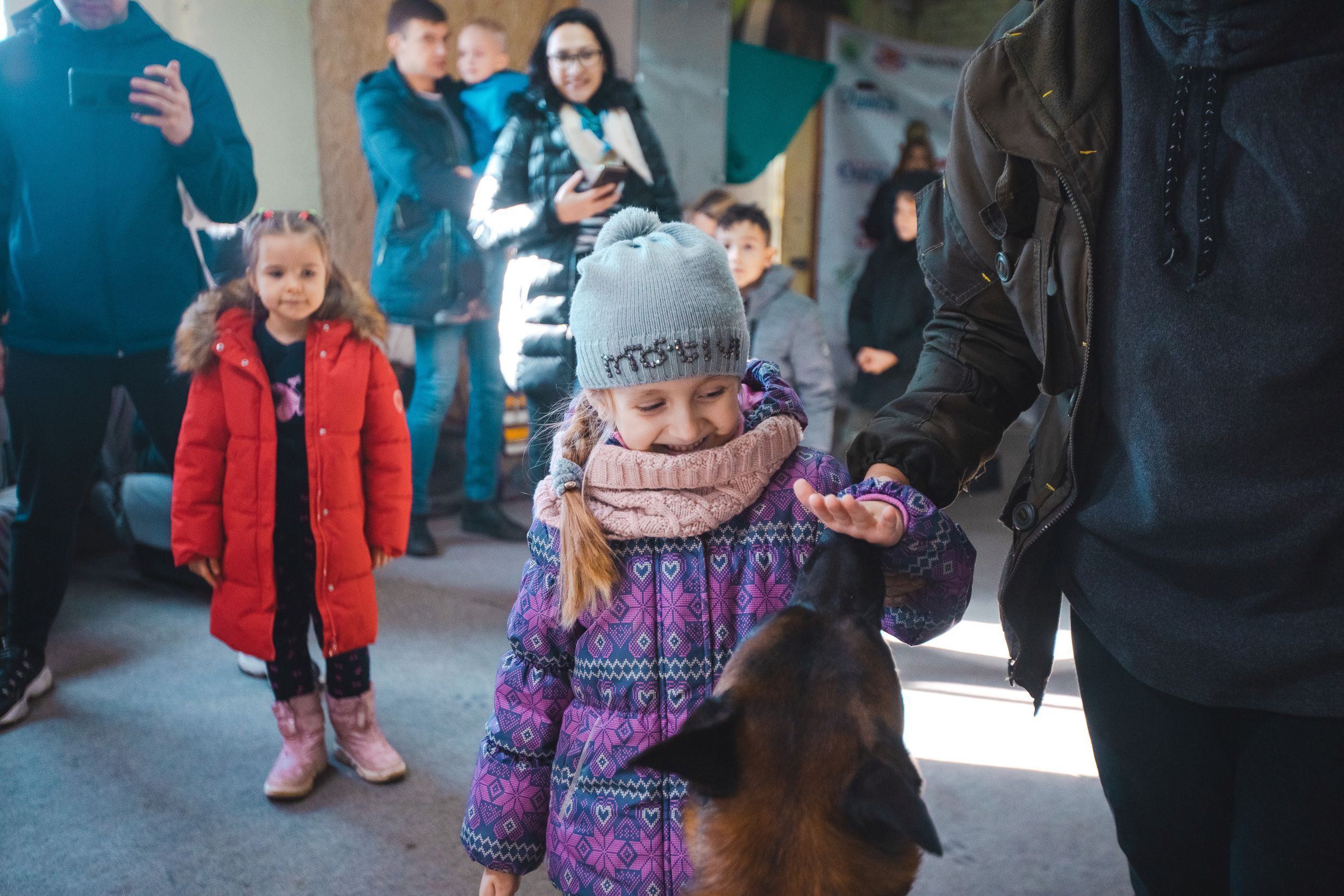 Детская экскурсия в кинологическом центре. Фотограф Марина Верятинская | Краснодар