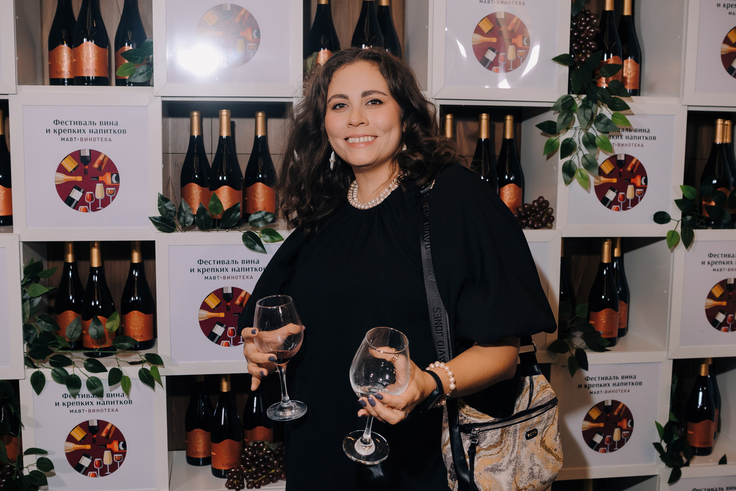 ФЕСТИВАЛЬ ВИНА И КРЕПКИХ НАПИТКОВ МАВТ-ВИНОТЕКА. Репортажный фотограф Зуев Роман г. Челябинск