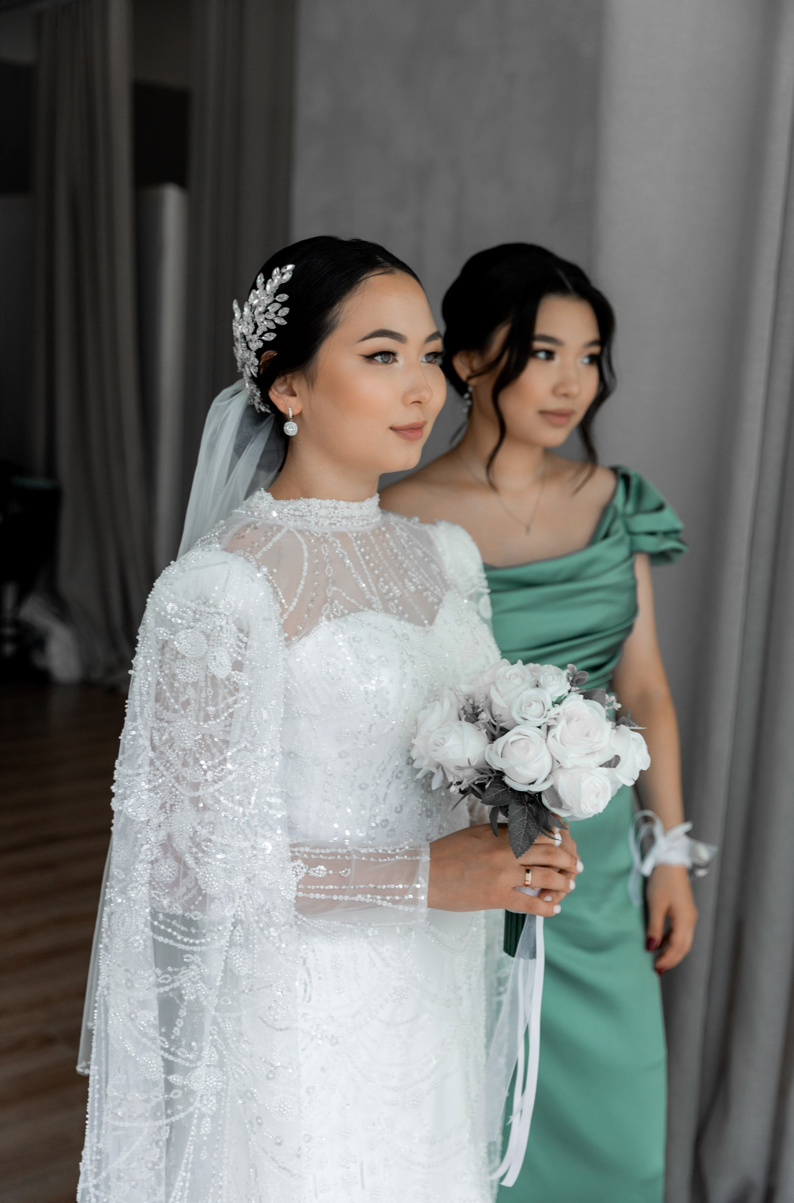 Фотосессия Аскара и Ажар с друзьями