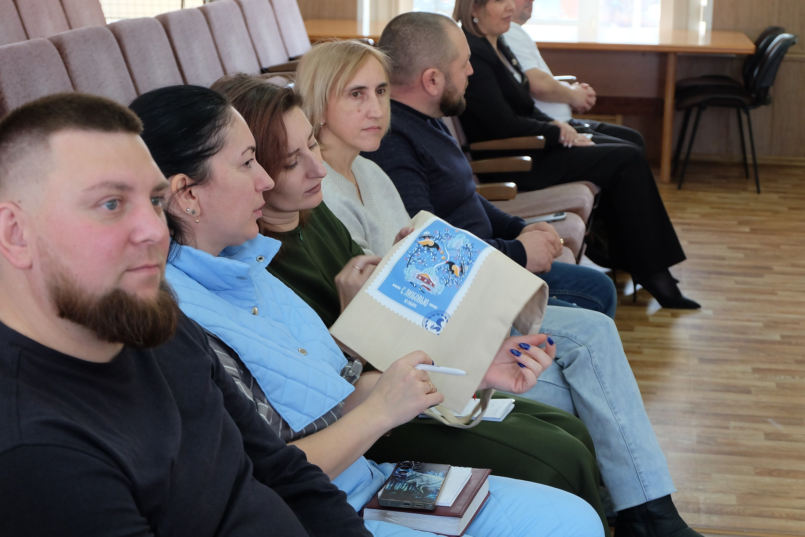 Презентация сувениров на встрече «Опора России». Сувениры и подарки с Ордынской росписью | Новосибирск