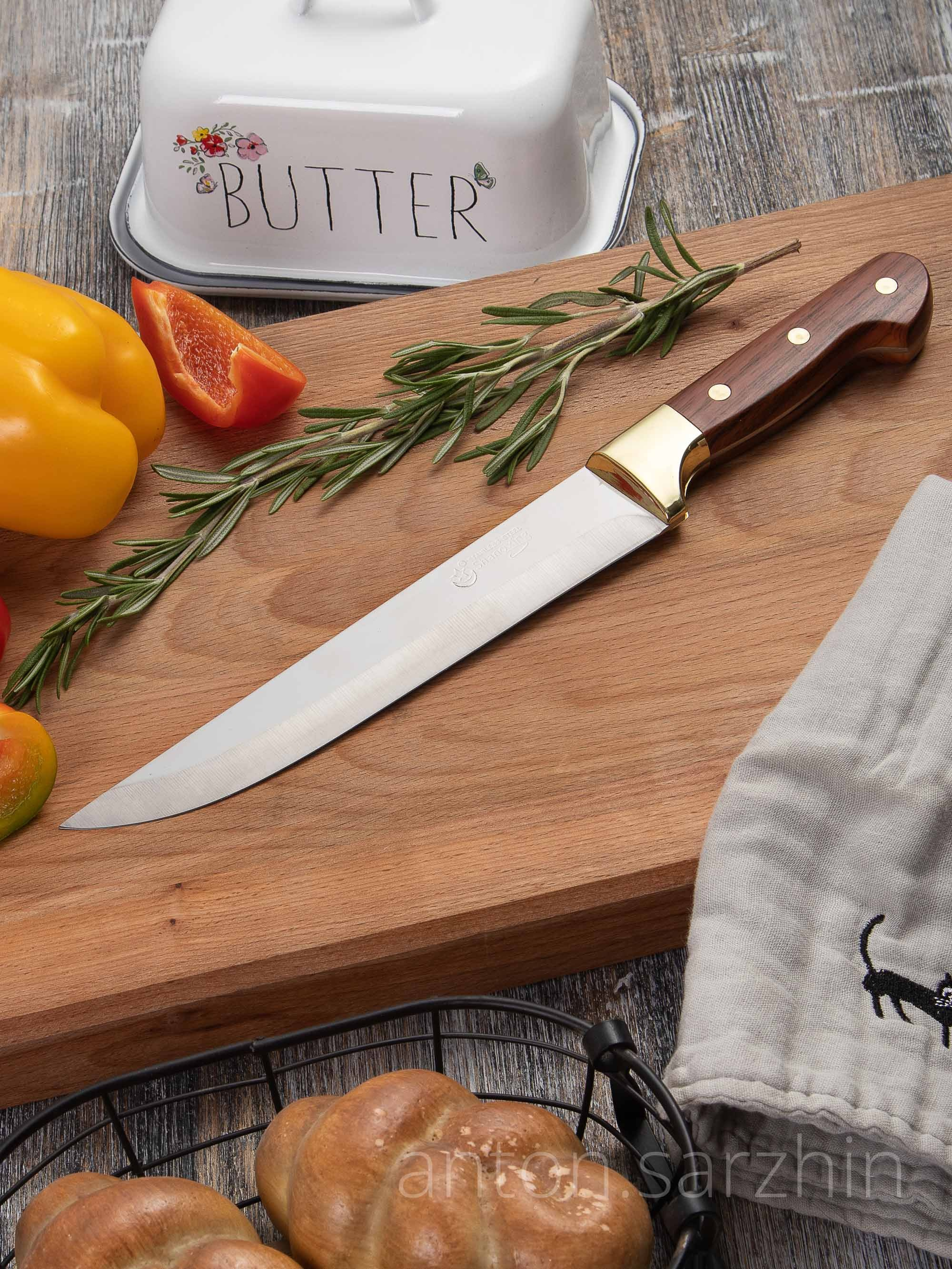 Съемка ножа на кухне