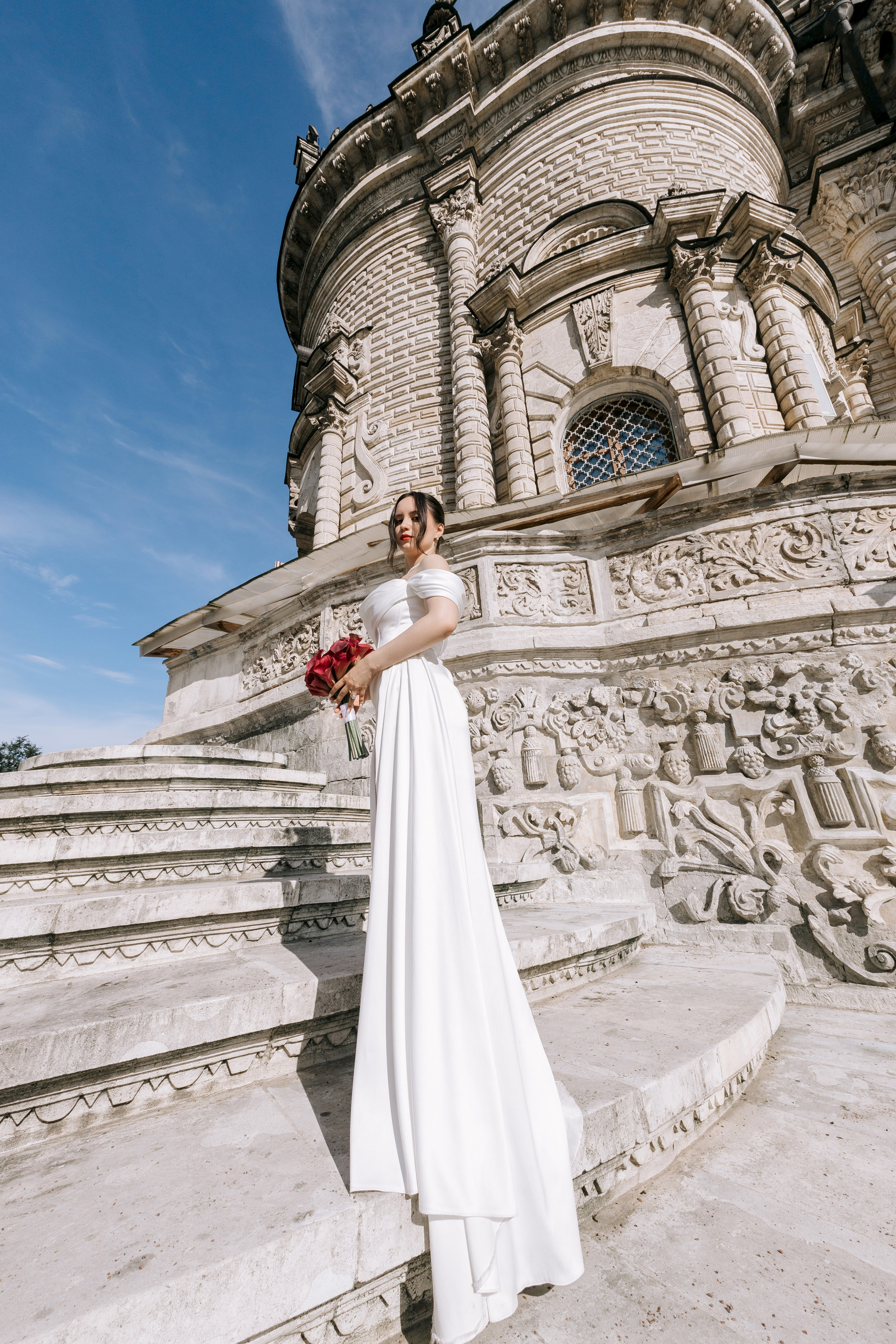 Белый лист. Александр Антонов. Профессиональный свадебный, репортажный фотограф в Москве, Подольске. Фото+Видео на любой праздник