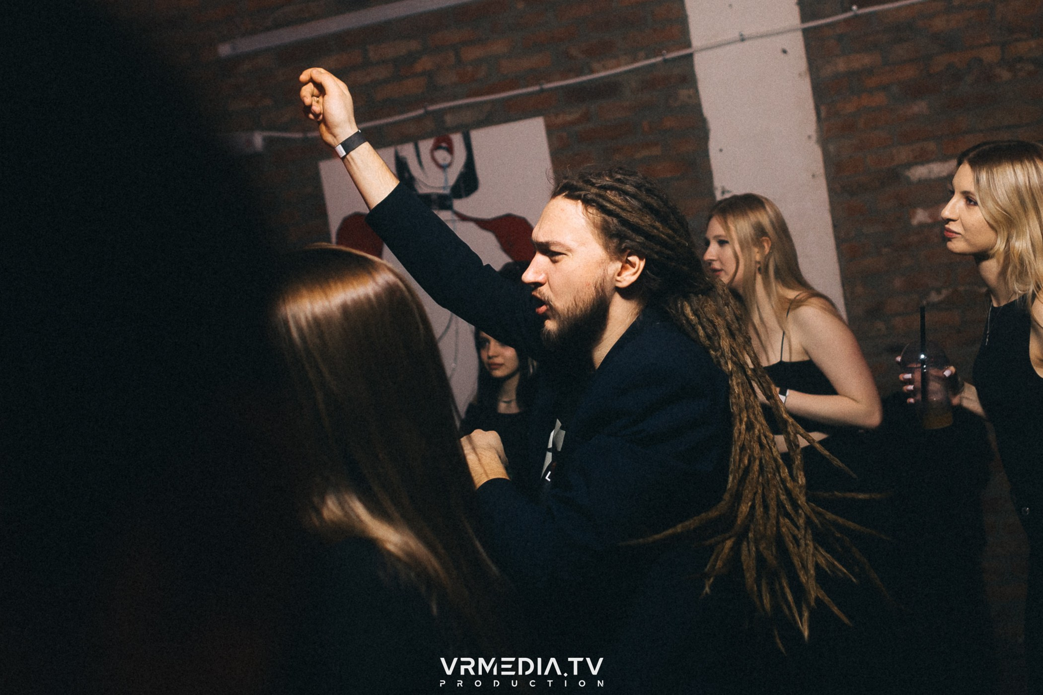 WEEKEND HALL в культурном пространстве «Редакция»