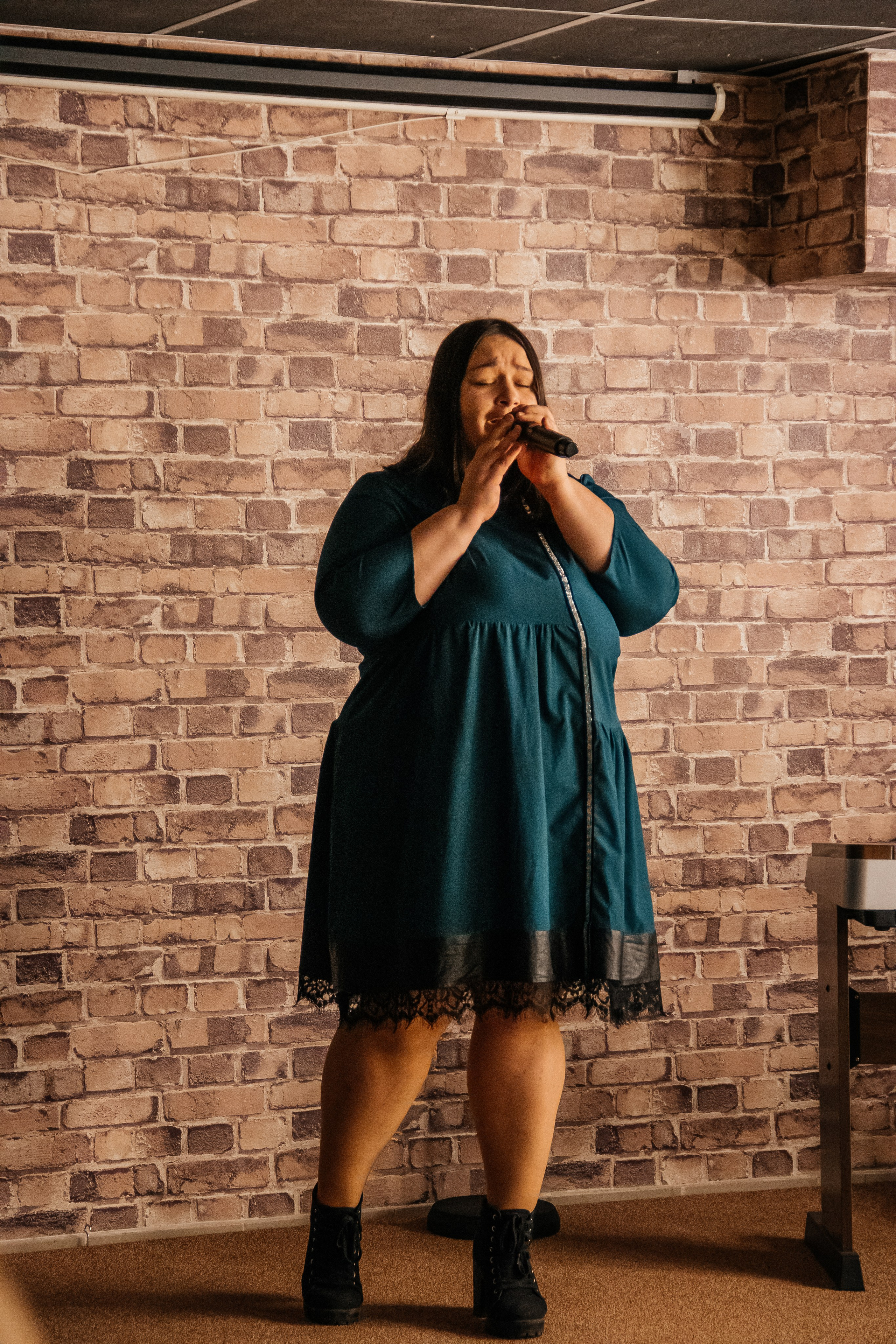 Отчетный концерт студентов вокального тренера Ксении Юрецкой 21.10.2023. Свадебный и семейный фотограф в Нижневартовске Татьяна Мартынова