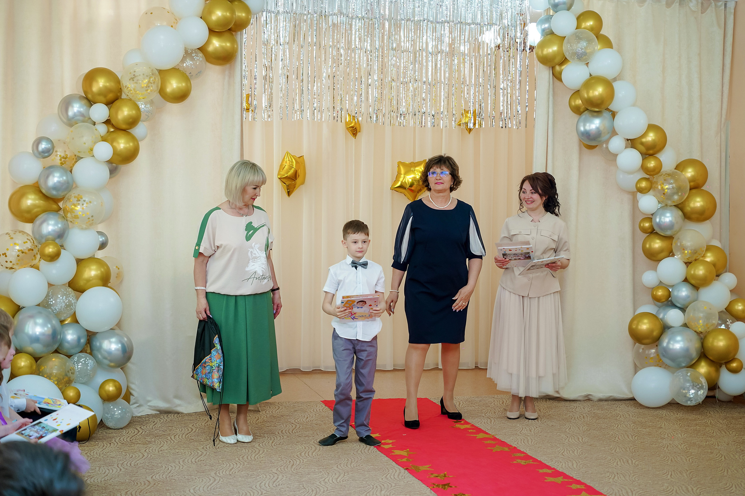 Фотосъемка видеосъёмка фотограф видеооператор новогодних утренников  в. Фотограф, видеооператор Нина Коршунова