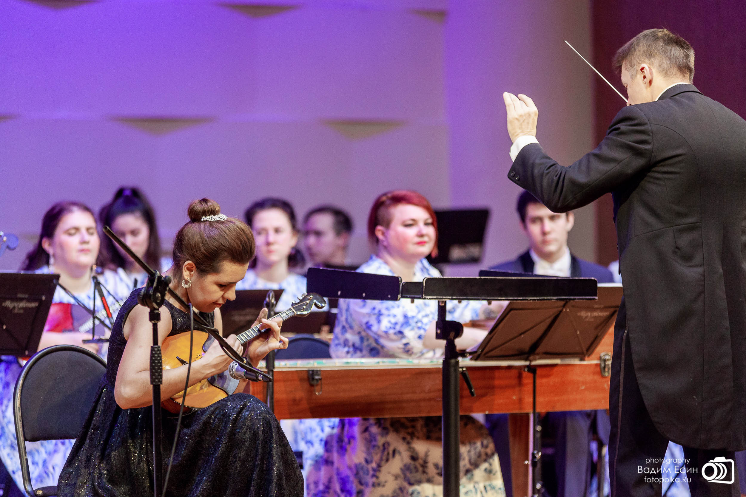 Галина Мизерханова балалайка в сопровождении оркестра народных инструментов "Перезвоны" г. Вологда.