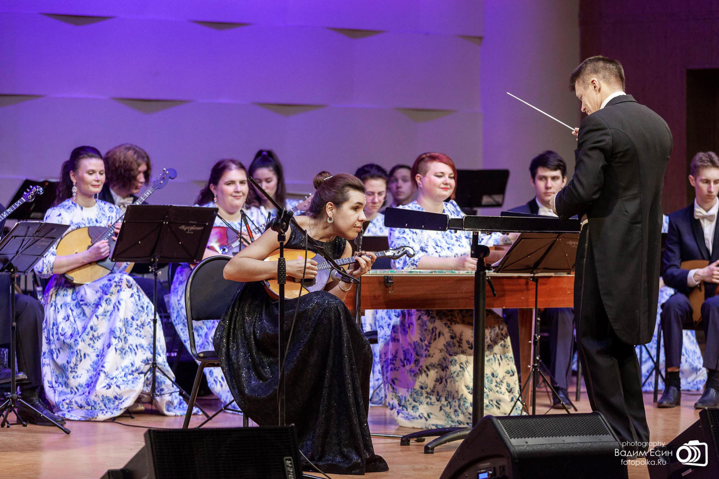 Галина Мизерханова профессор Воронежского государственного института искусств, заведующий кафедрой оркестровых народных инструментов.